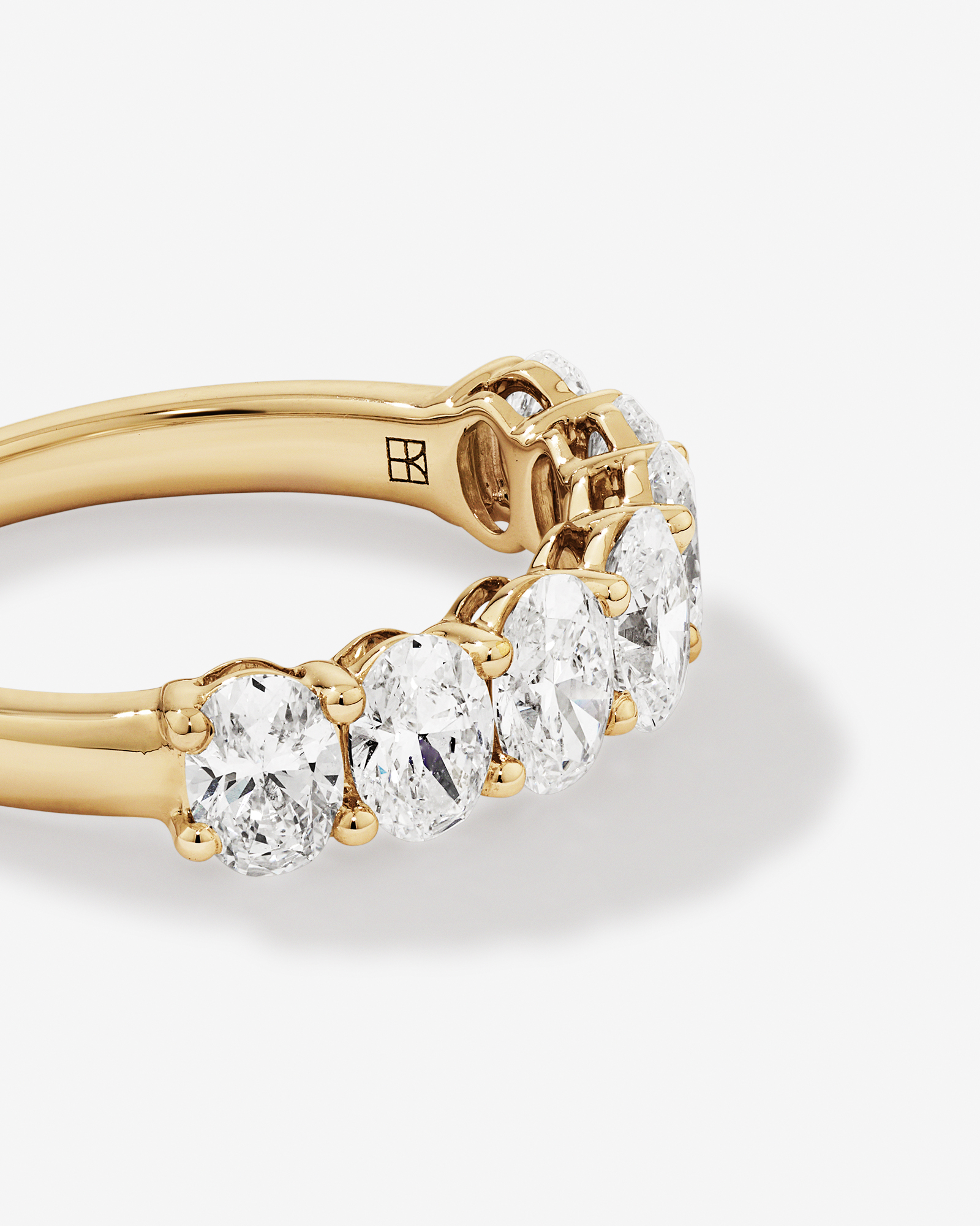 Alliance ovale en diamant cultivé en laboratoire TW de 2,00 carats en or jaune 14 carats