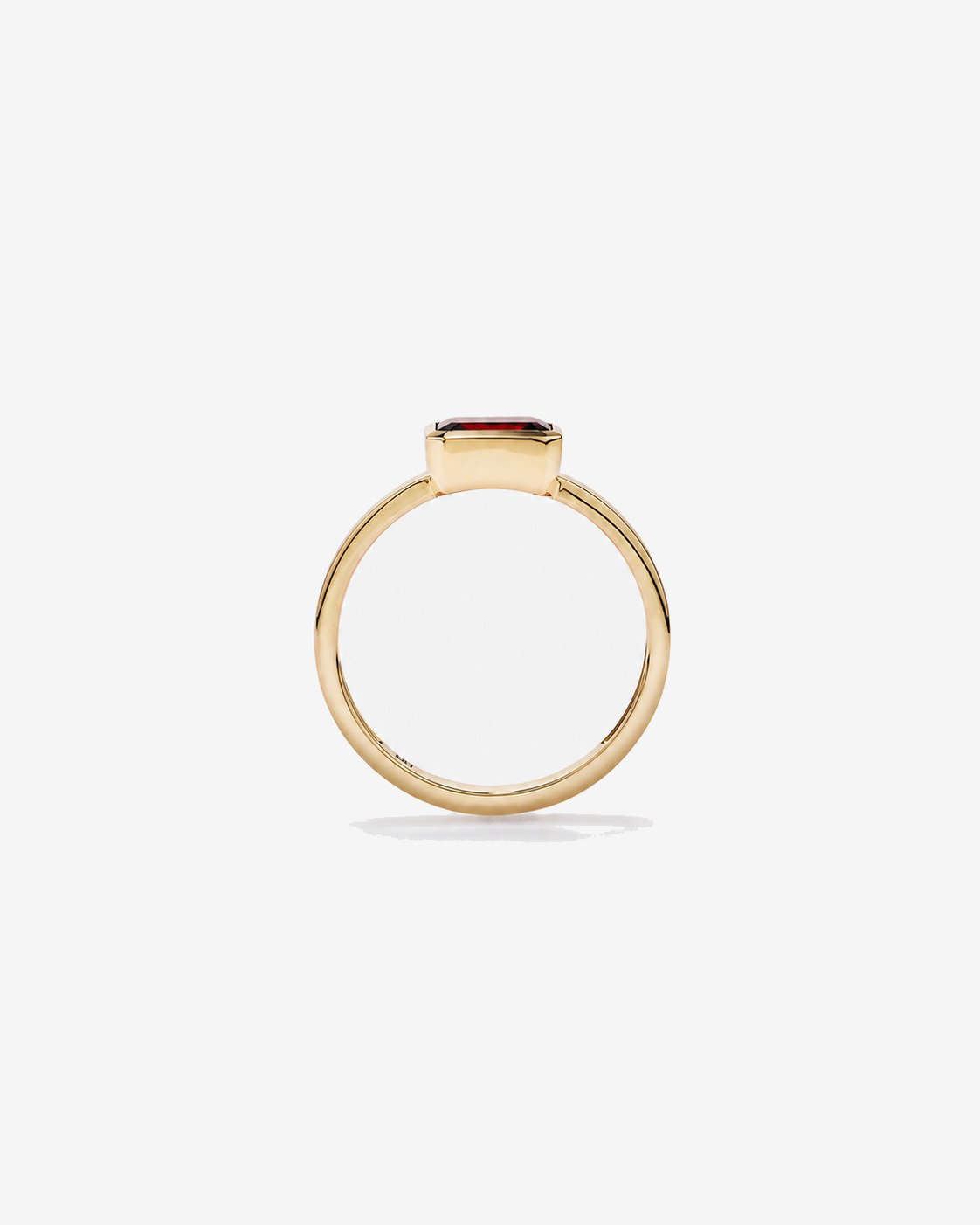 Bague Grenat sertie clos en or jaune 10 ct