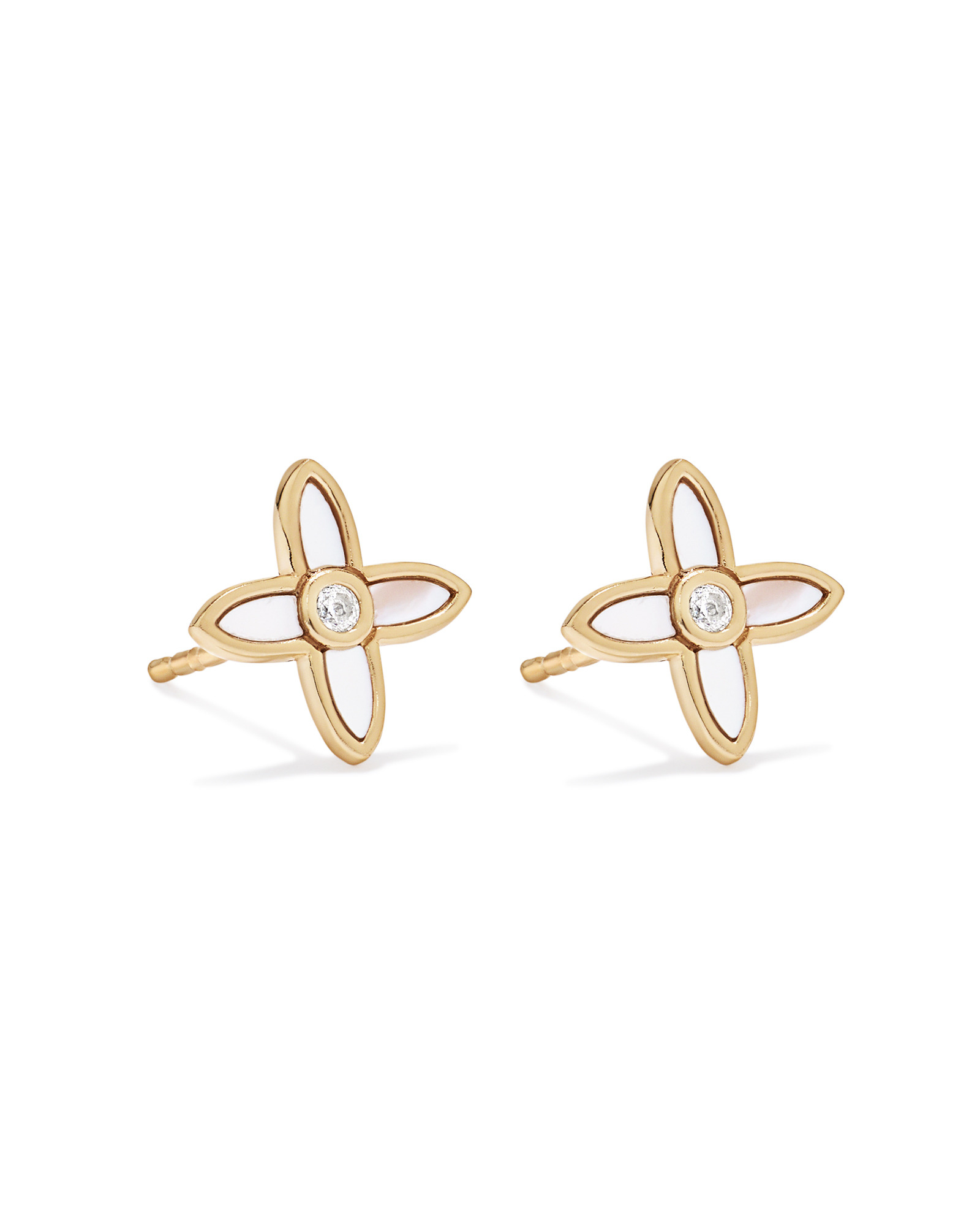 Pendentif et boucles d’oreilles en fleur de nacre serties en Vermeil or 18 carats