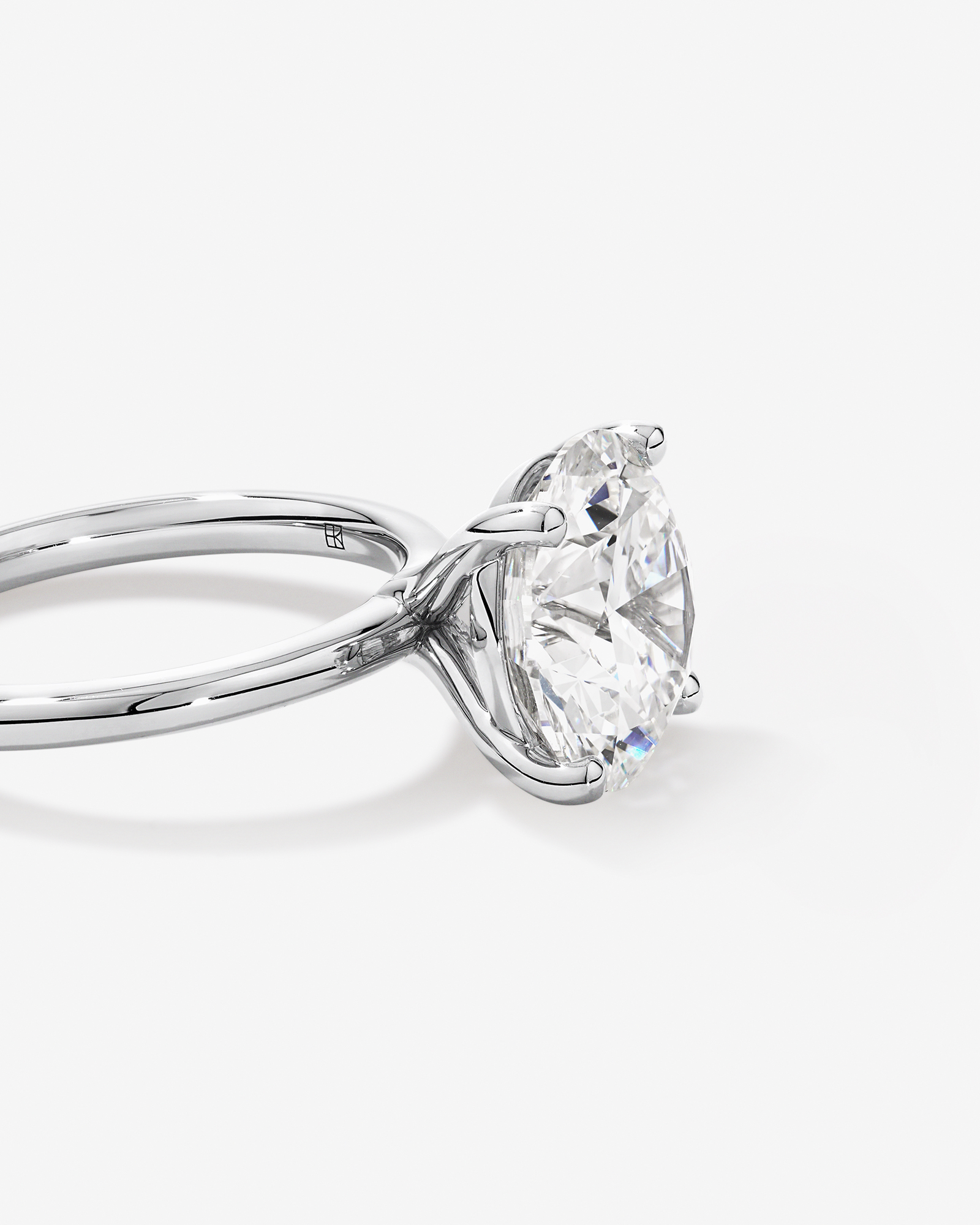 Carat TW Round Brilliant Laboratory-Grown Diamond Solitaire Engagement Ring Platinum
