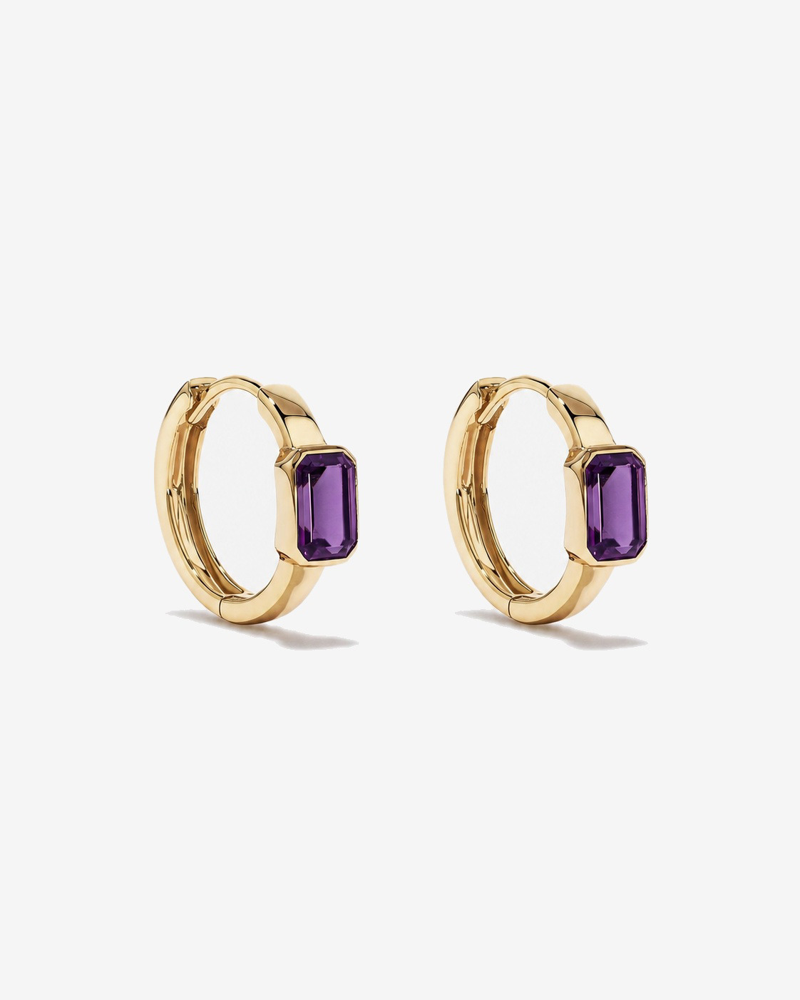 Boucles d'oreilles anneaux Améthyste serties clos en or jaune 10 ct