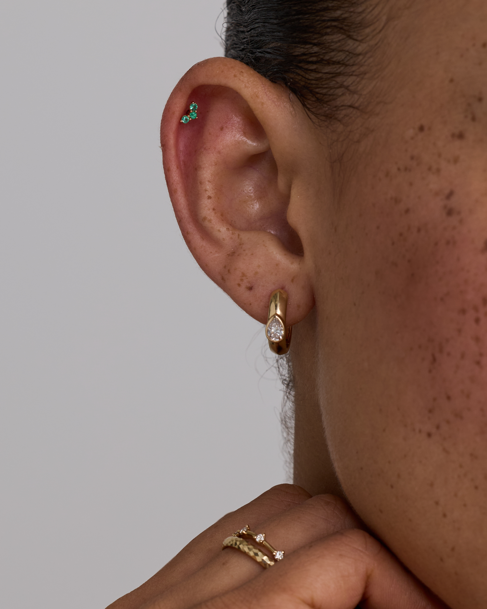 Green Emerald Gemstone Trio Flat Back Helix Single Stud Earring in 10kt Yellow Gold