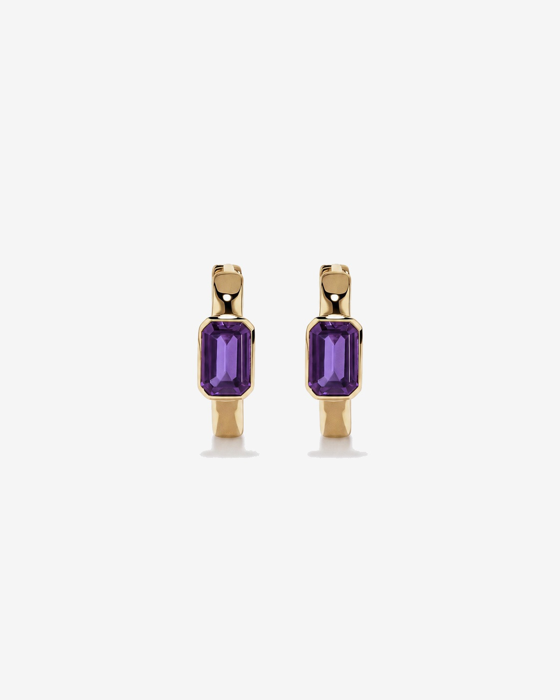 Boucles d'oreilles anneaux Améthyste serties clos en or jaune 10 ct