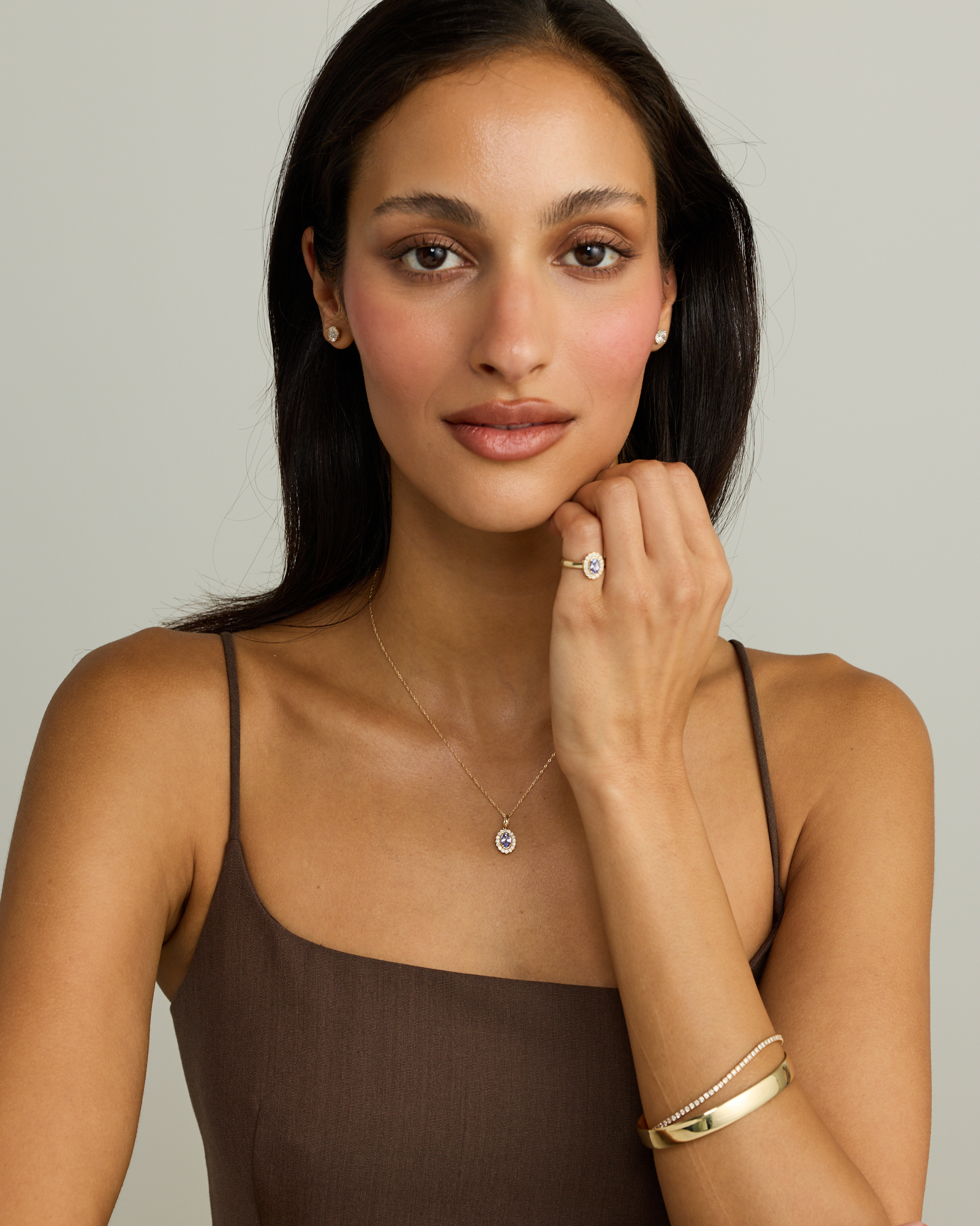 Tanzanite & 0,15TW de pendentif Halo en diamant avec chaîne en or jaune 10kt