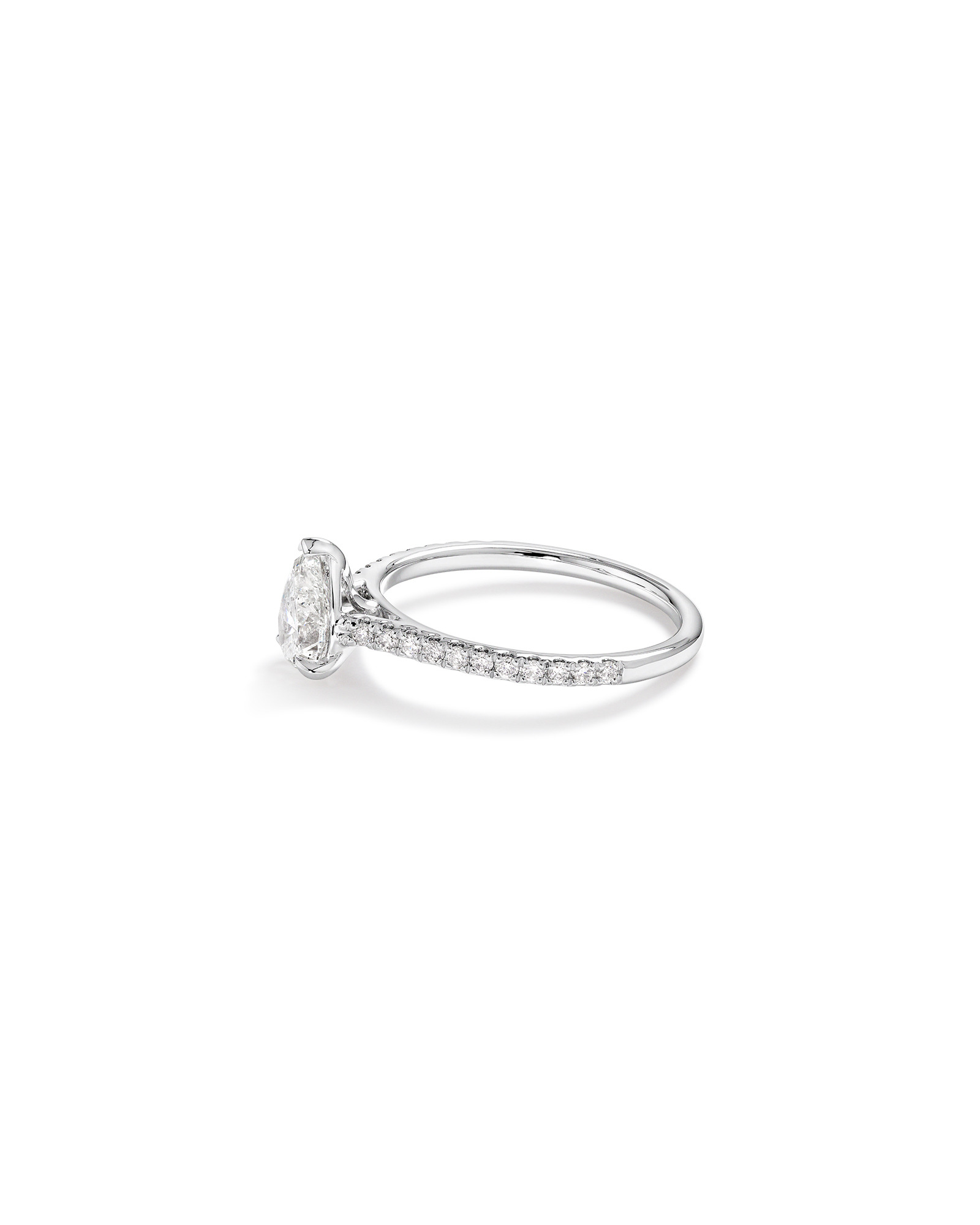 Bague de fiançailles en or blanc 14 K avec solitaire taille en poire et diamants totalisant 1,12 ct