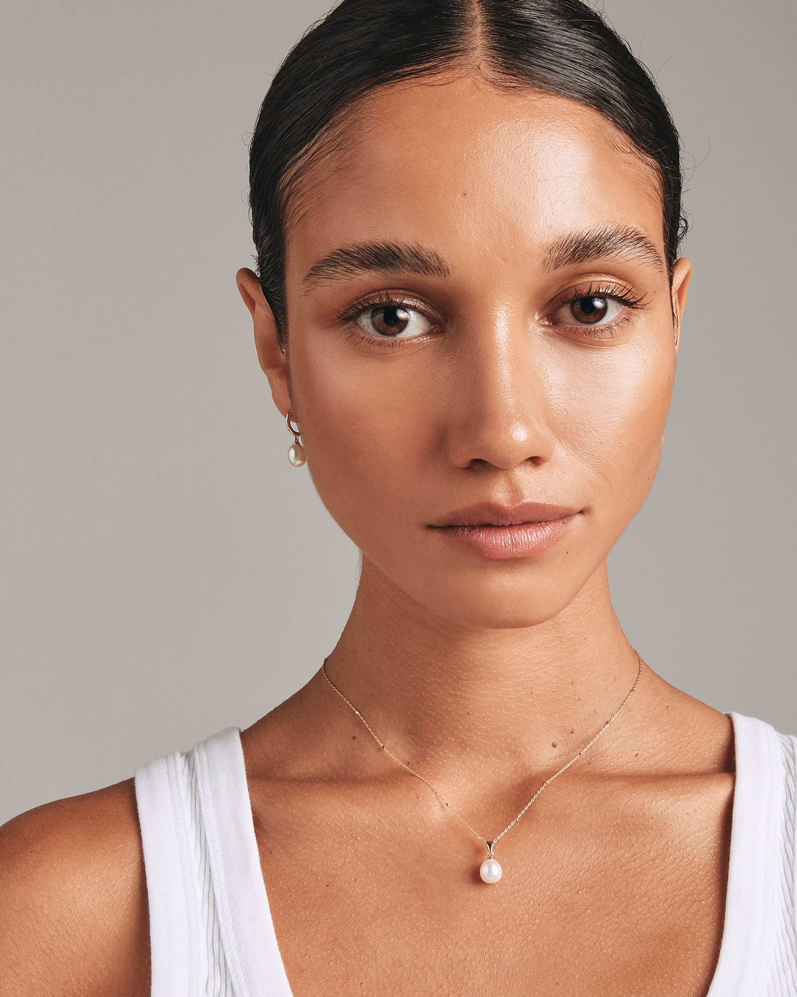 Pendant with Cultured Freshwater Pearl in 10kt Yellow Gold