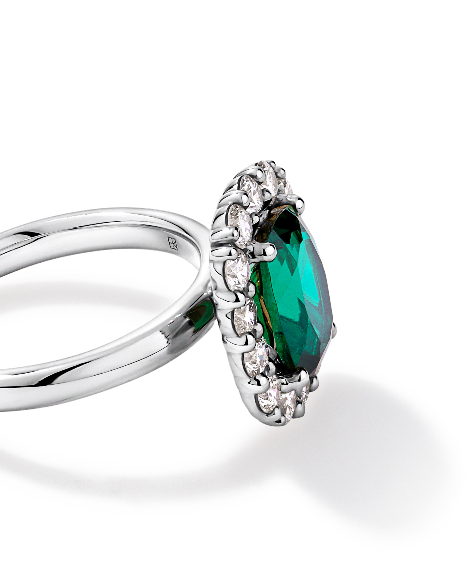 Création de la bague halo en diamant TW 0,96 carat cultivée laboratoire or blanc 10 carats