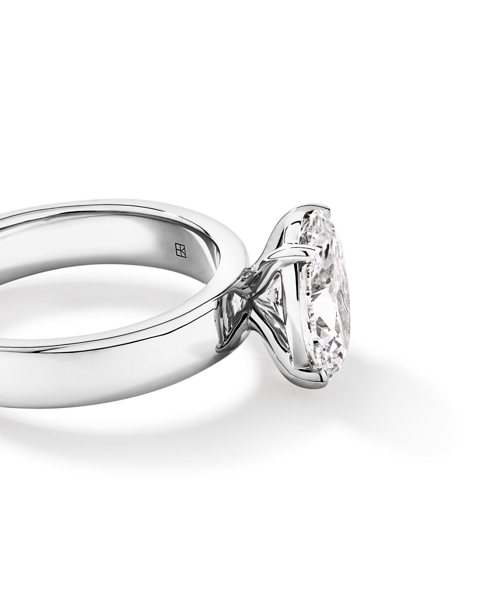 2.00TW Oval Laboratory-Grown Diamond Solitaire Ring in 14kt White Gold