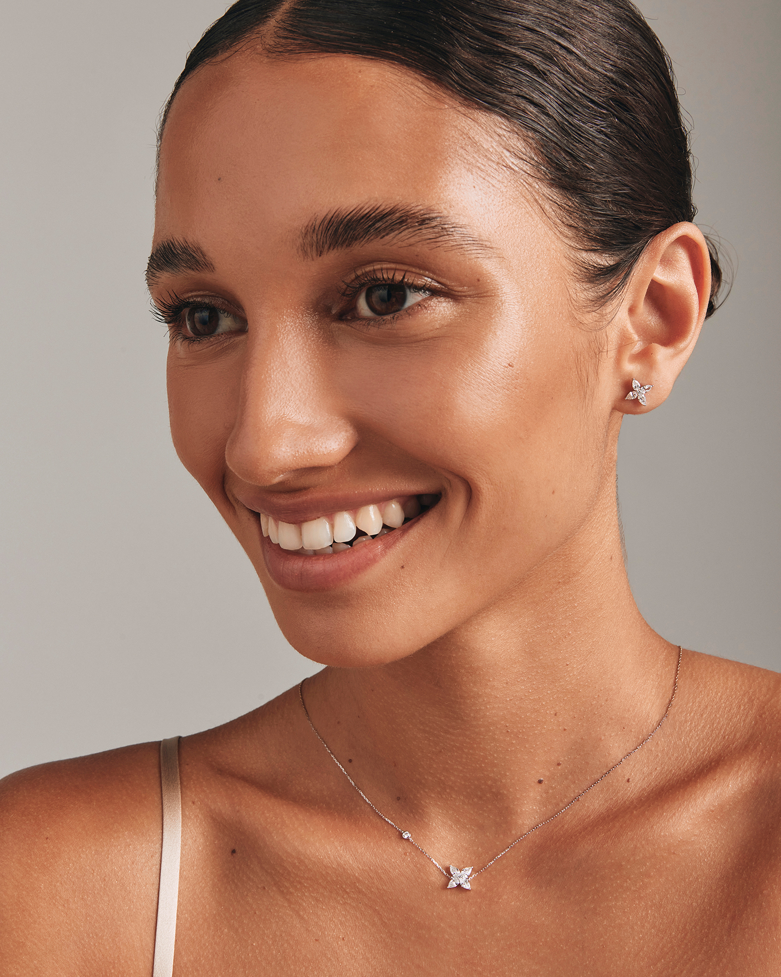 Collier de diamants de laboratoire TW Floret de 0,65 carat en or blanc 10 carats