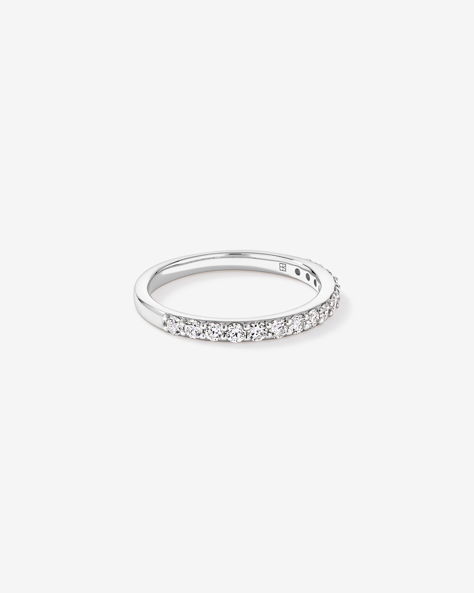 Alliance en or blanc 14 carats sertie d'un diamant rond brillant de synthèse 0,50 carat