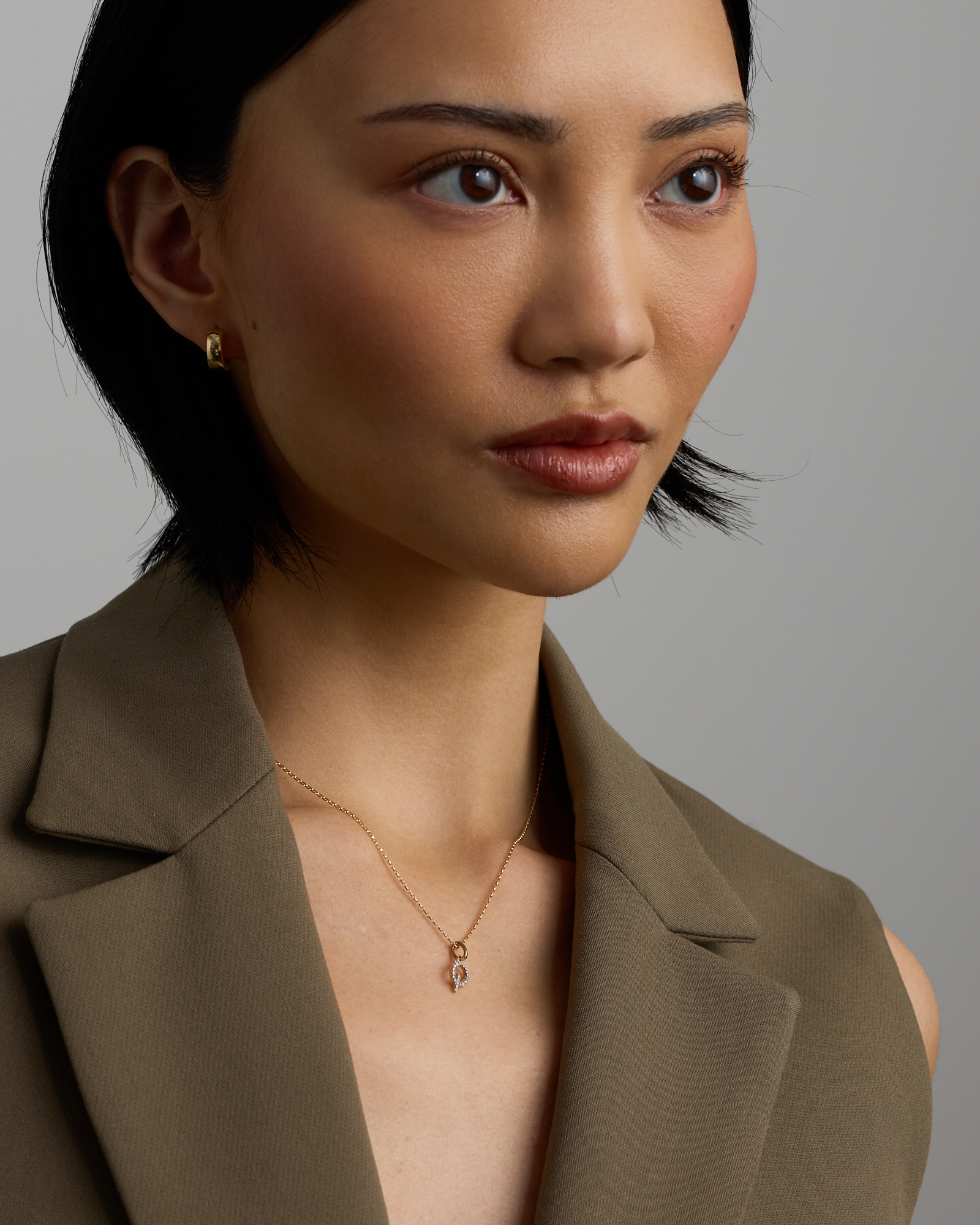 Diamond Letter Q Initial Pendant in 10kt Yellow Gold