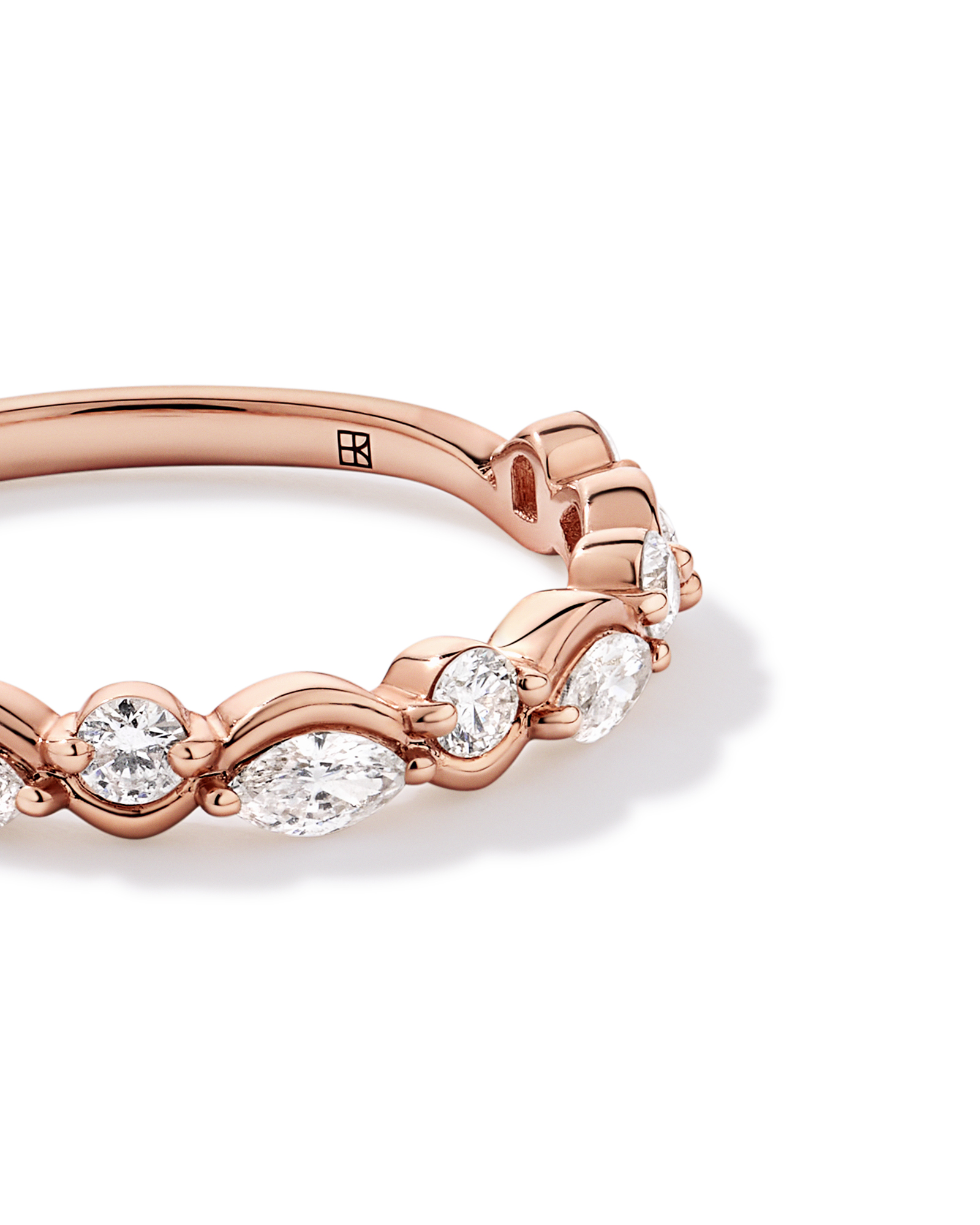 Alliance torsadée en or rose 14 carats avec diamants taille marquise et brillant ronde (poids total de 0,43 carat)