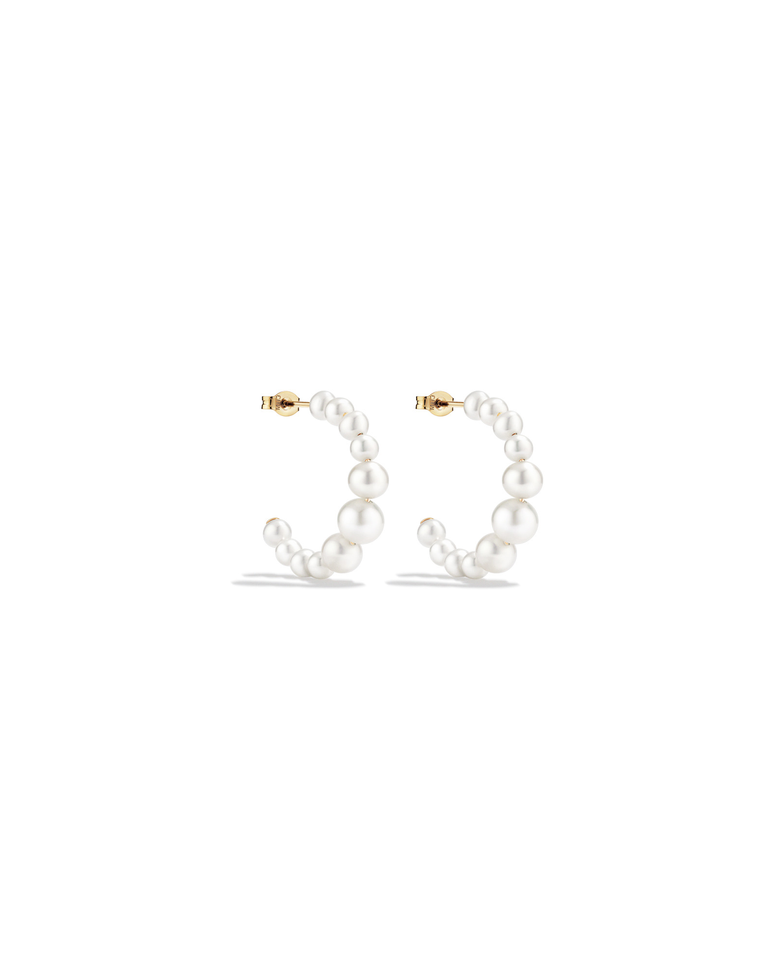 Huggie Earrings with Cultured Freshwater Pearls in 10kt Yellow Gold