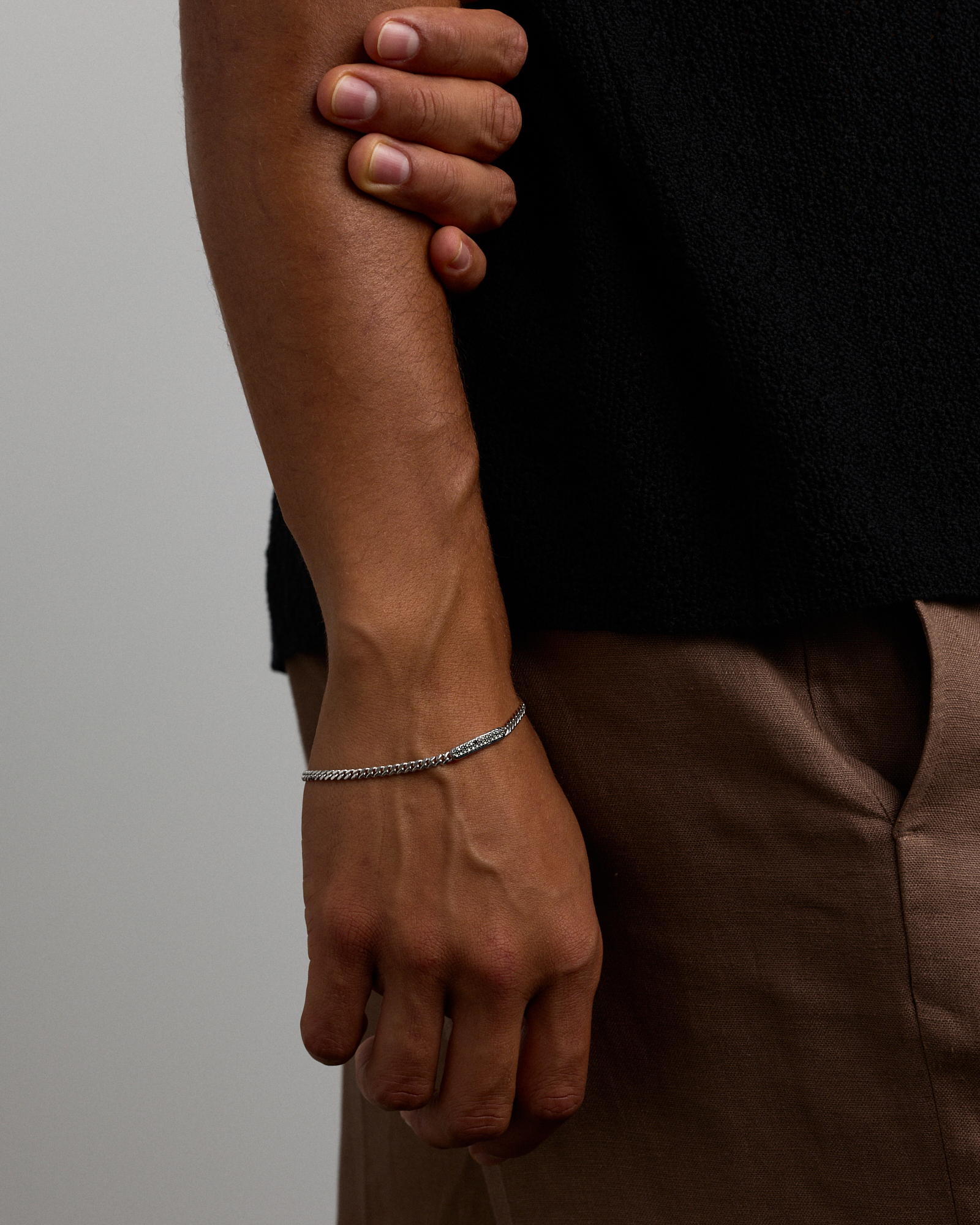 Bracelet micro maille gourmette pour homme avec 0,30 carat de diamants noirs en argent sterling