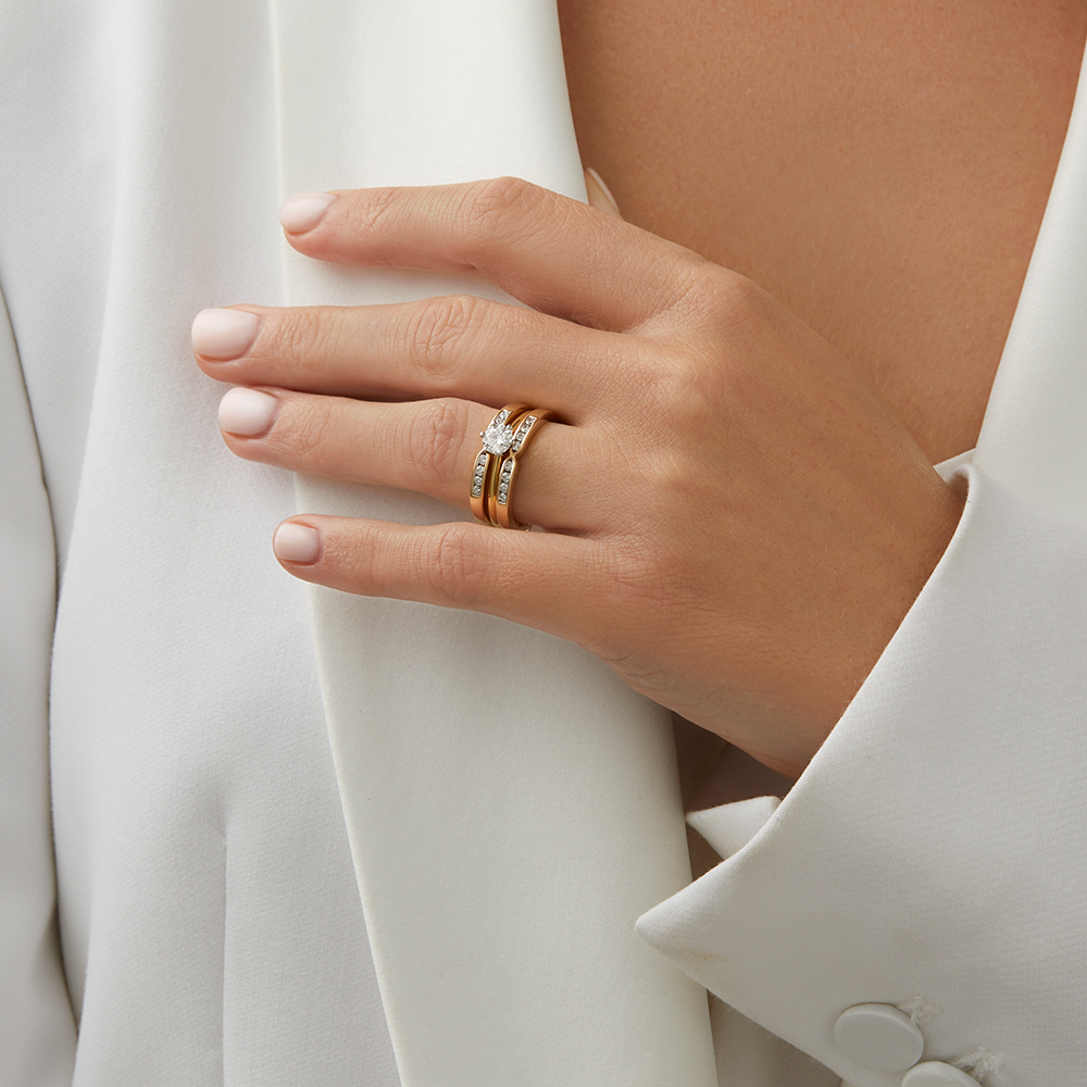 Bague de fiançailles Solitaire de Michael Hill en or jaune et blanc 18 K avec diamants du Code of Origin de De Beers totalisant 0,50 ct