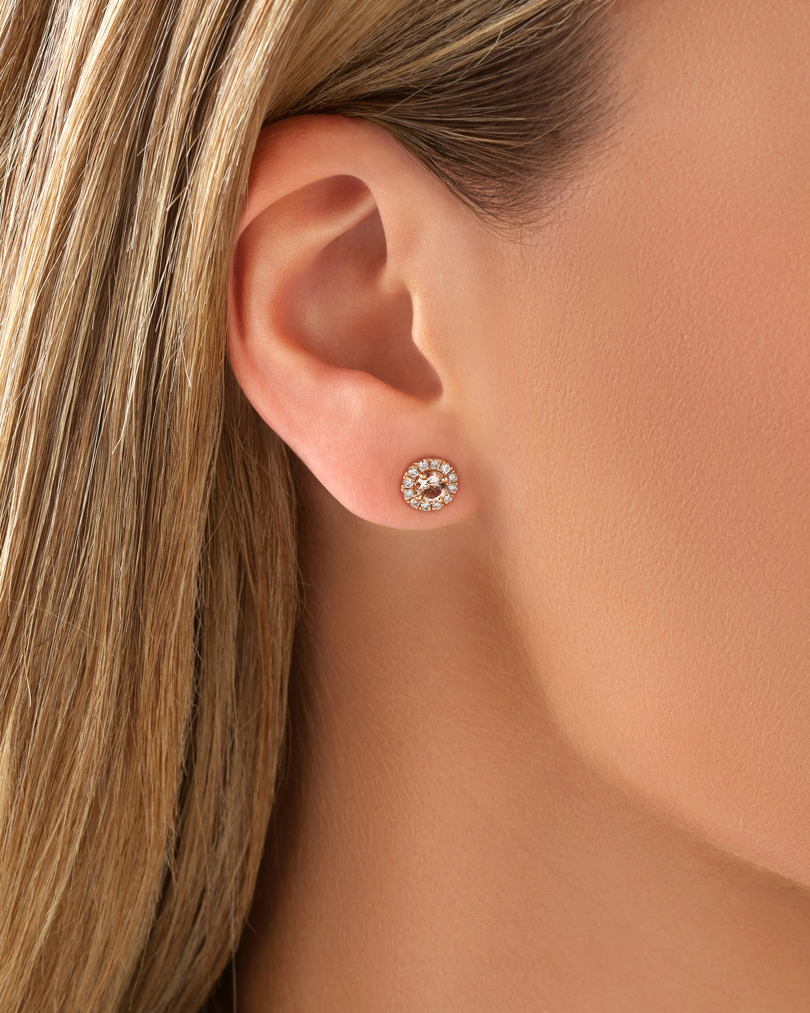 Boutons d'oreilles à halo en or rose 10 K avec morganite et diamants totalisant 0,28 ct