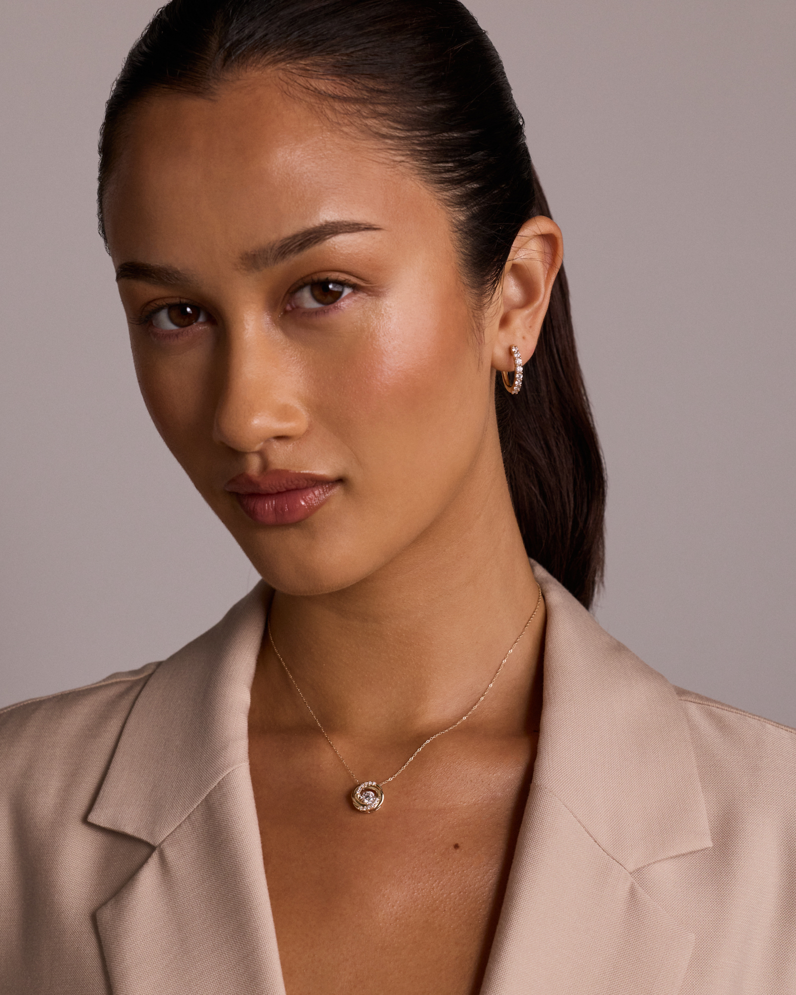 Lume Lab Swirl Pendant with 0.60 Carat TW of Laboratory-Grown Diamonds in 10kt Yellow Gold