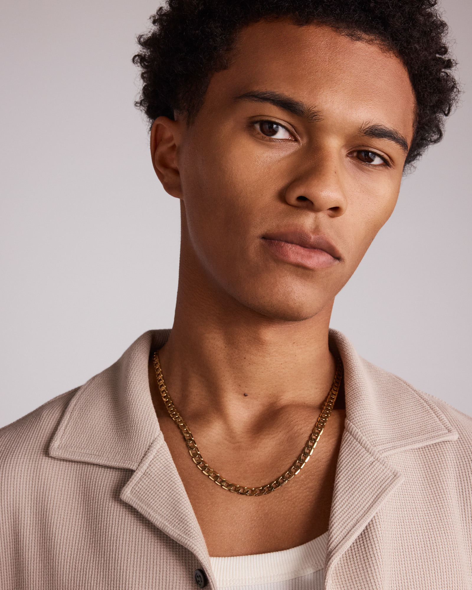 55cm (22") 4mm-4.5mm Width Curb Chain in 10kt Yellow Gold