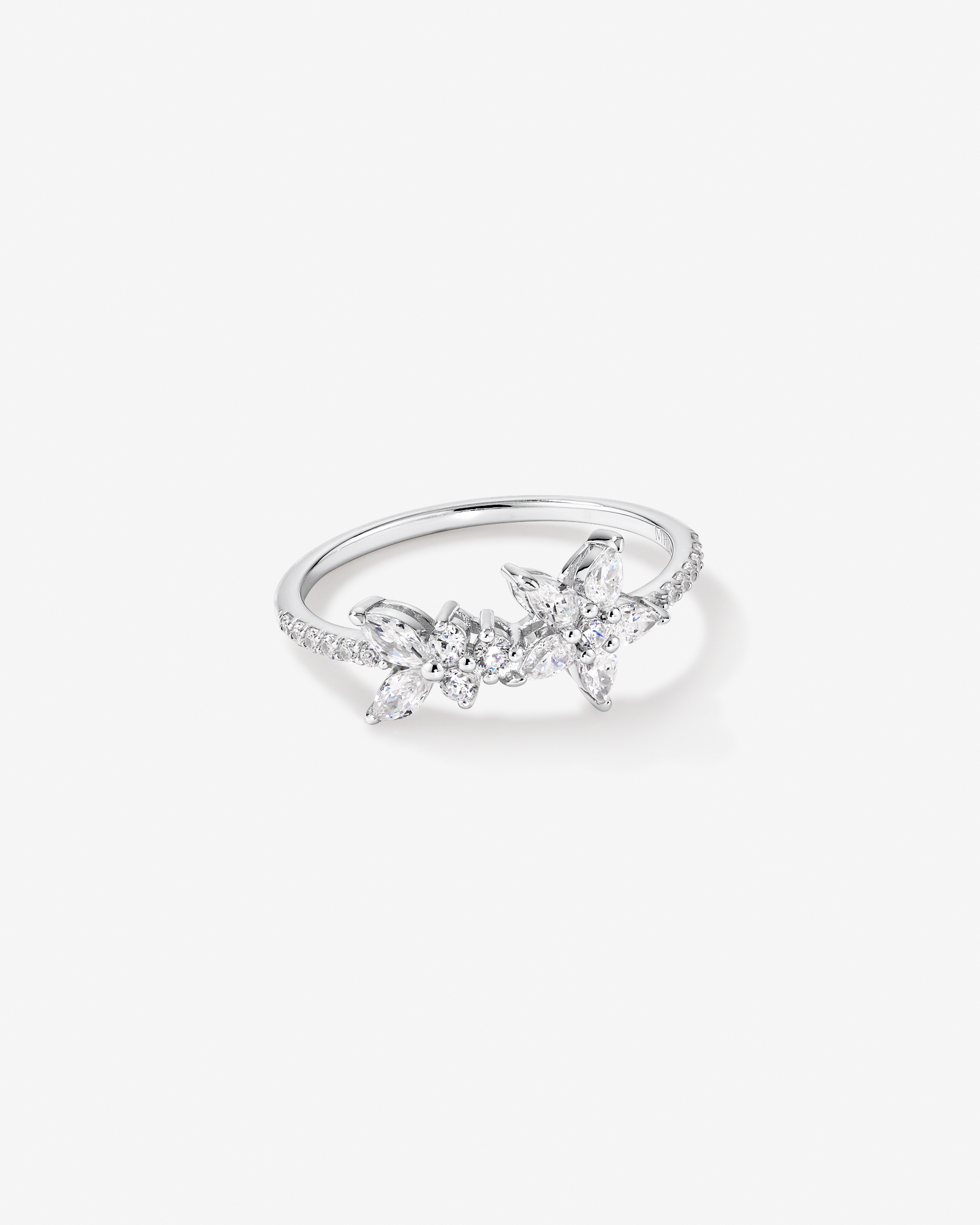 Bague pavée florale avec zircone cubique en argent sterling