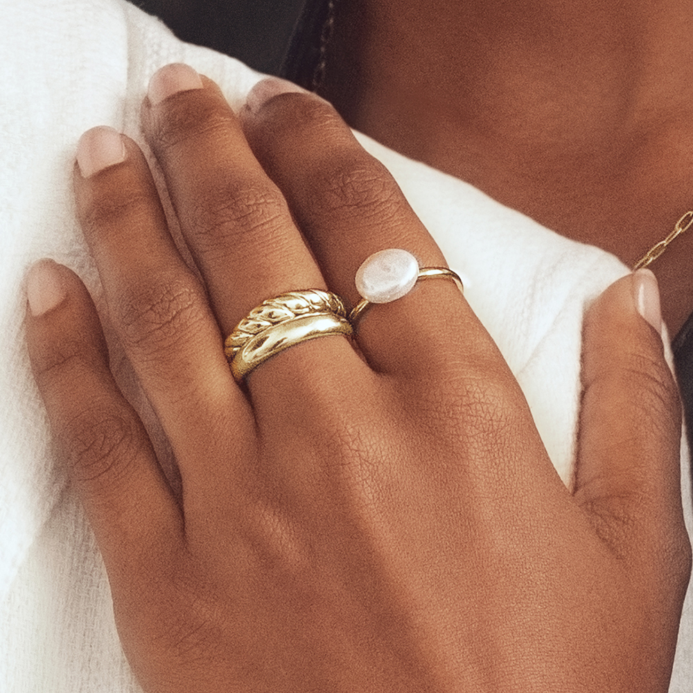 Ring with 9-10mm Cultured Freshwater Baroque Pearls in 10kt Yellow Gold