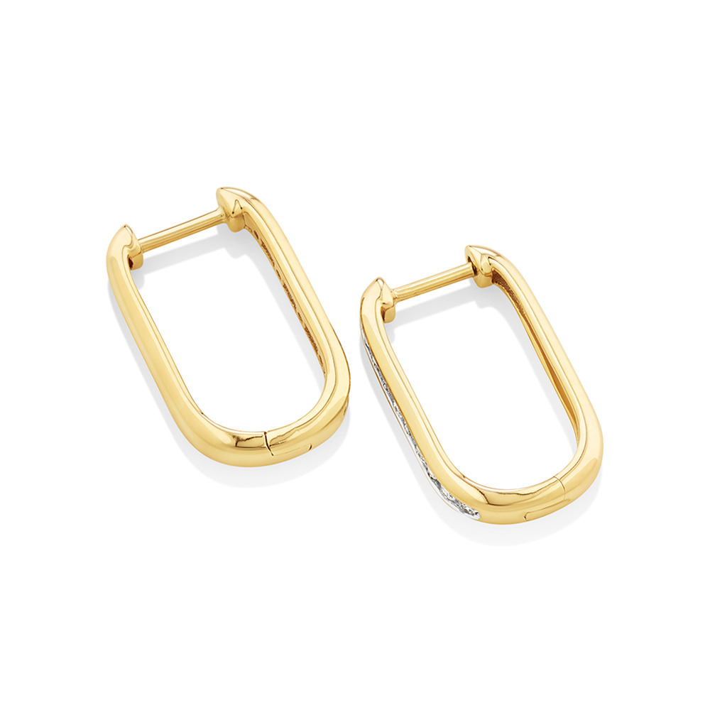 Anneaux courts en or jaune 10 K avec diamants totalisant 0,22 ct