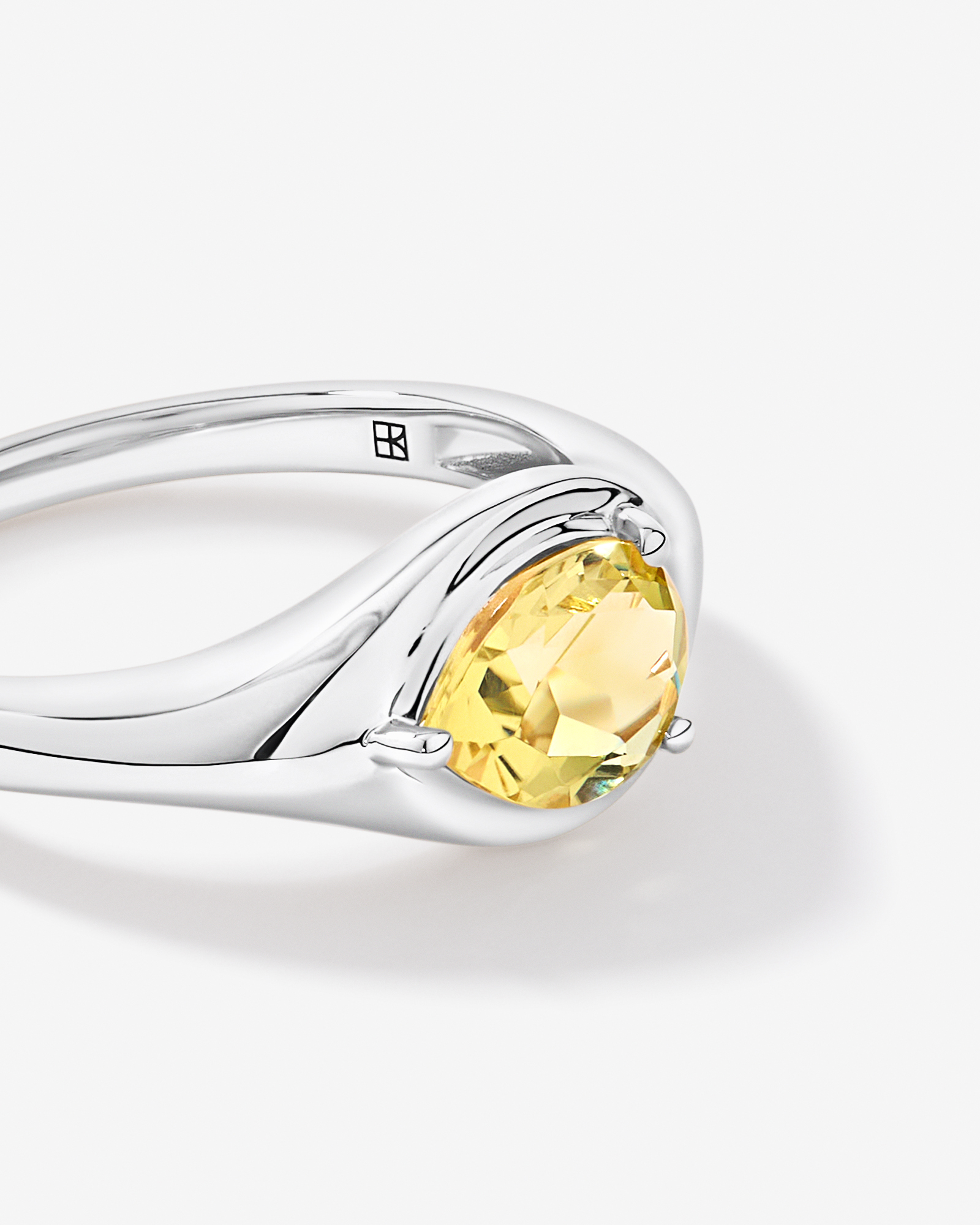 Pear Cut Lemon Quartz East-to-West Set Ring 10kt Gold