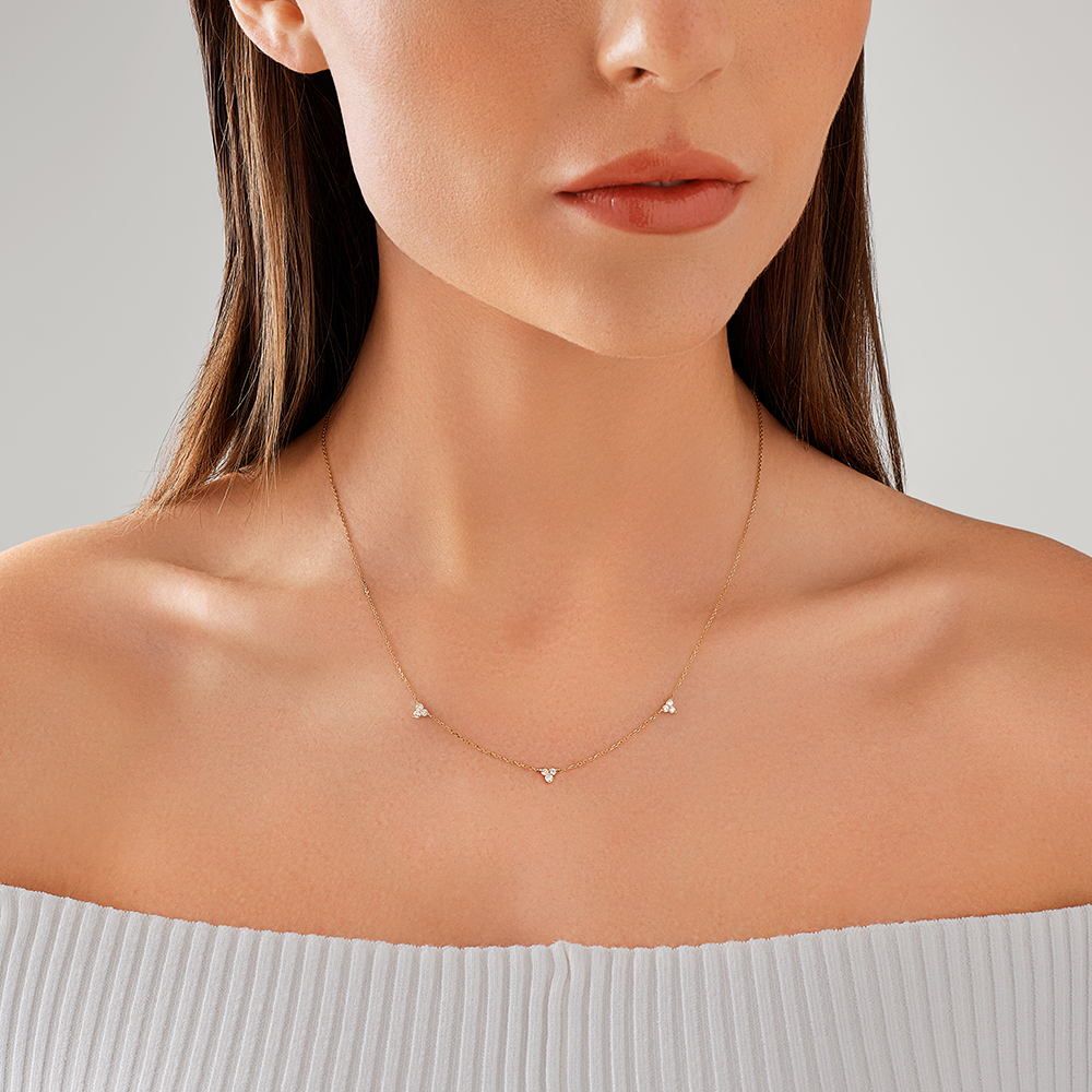Collier en or jaune 10 K avec diamants totalisant 0,25 ct