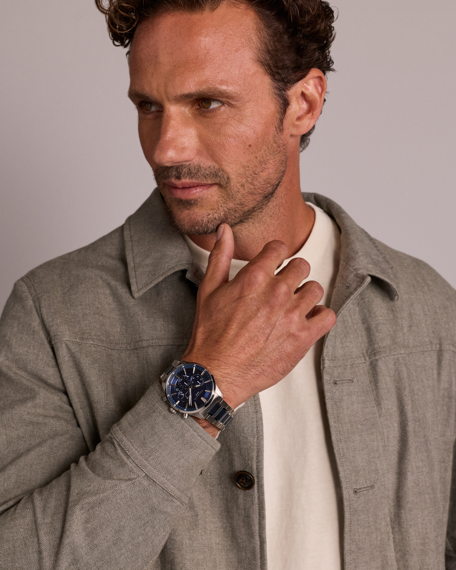 Montre à énergie solaire en acier inoxydable bleu pour homme