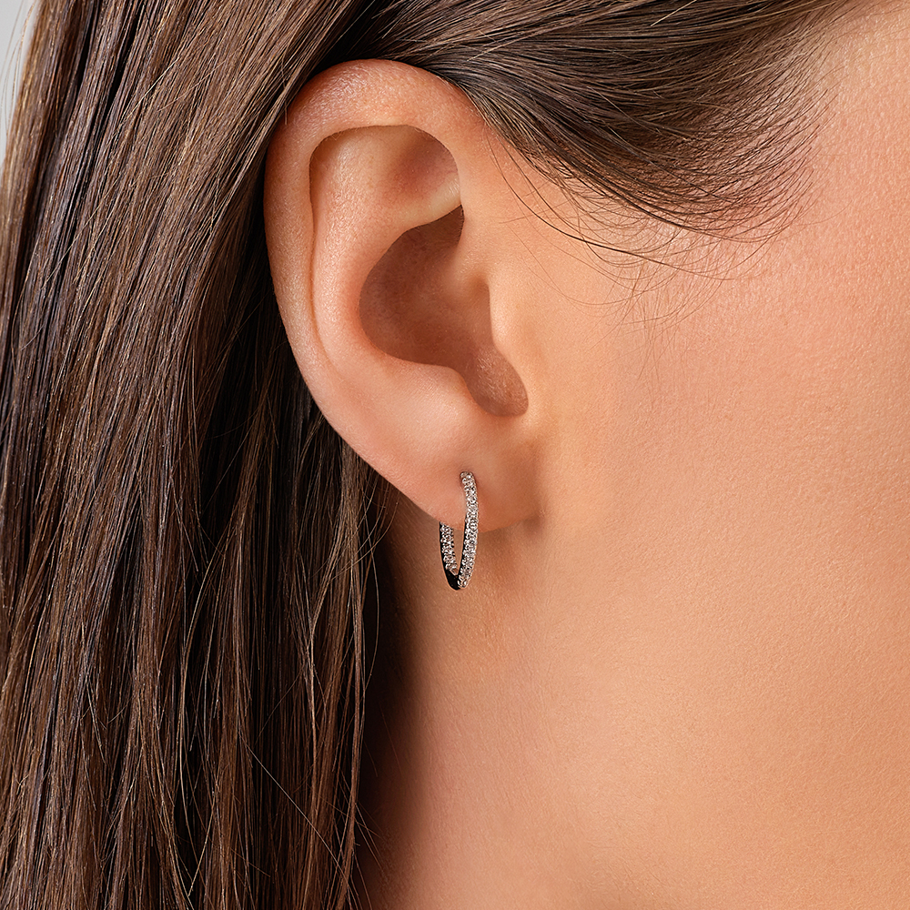 Boucles d'oreilles créoles avec 0,25 carat TW de diamants en or blanc 10 kt