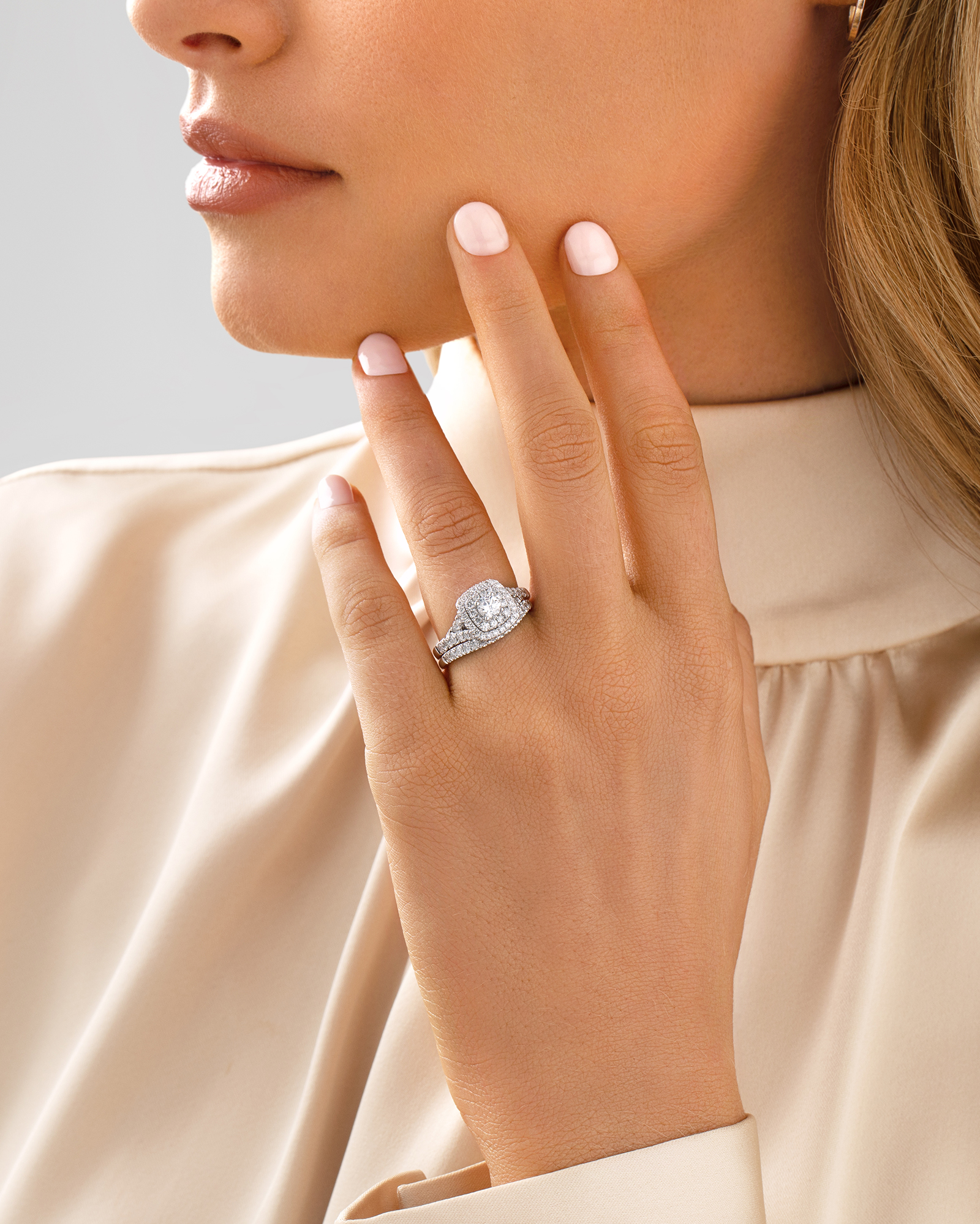 Ensemble nuptial en or blanc 14 K avec diamants totalisant 1,18 ct