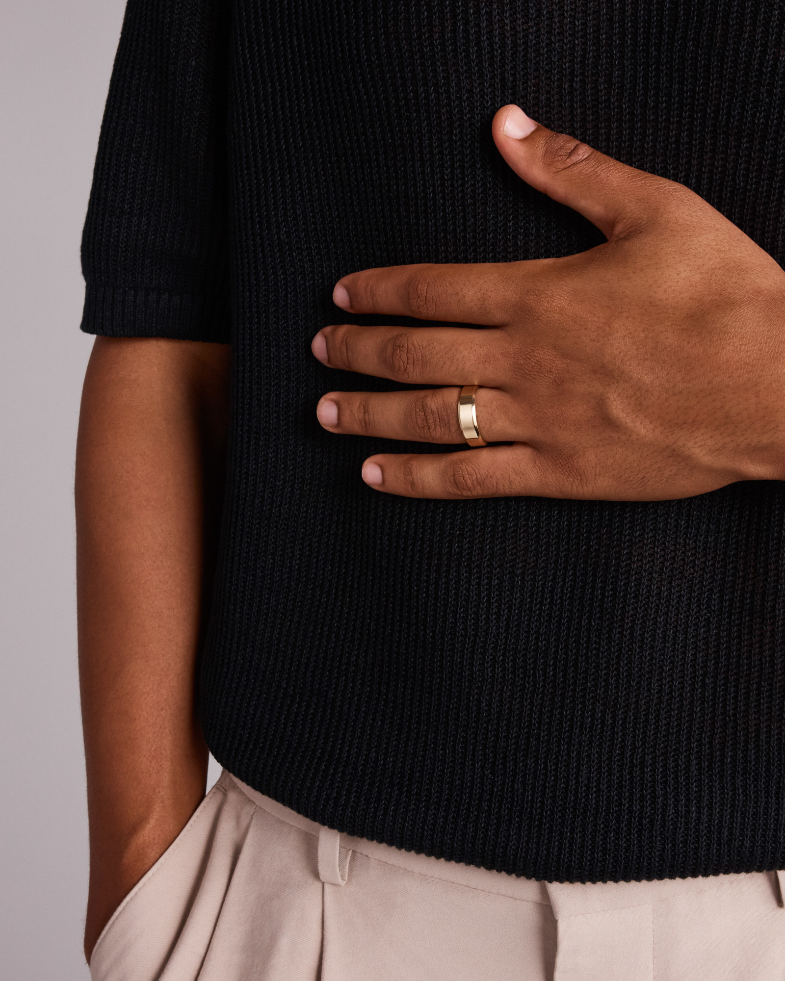 7mm Flat Bevelled Wedding Band 10kt Yellow Gold