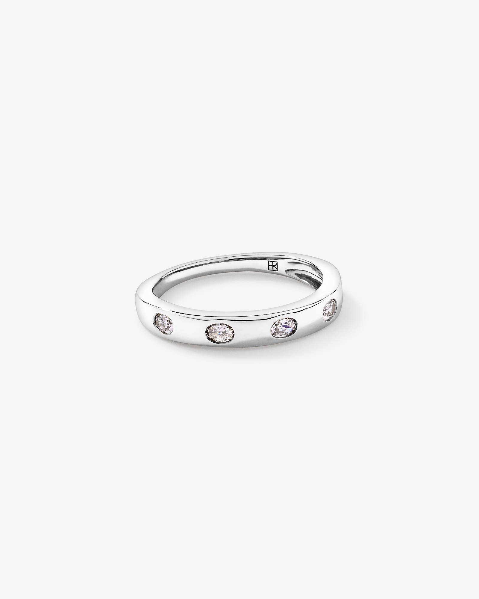 0.22TW Oval Laboratory-Grown Diamond Wedding Band 14kt Gold