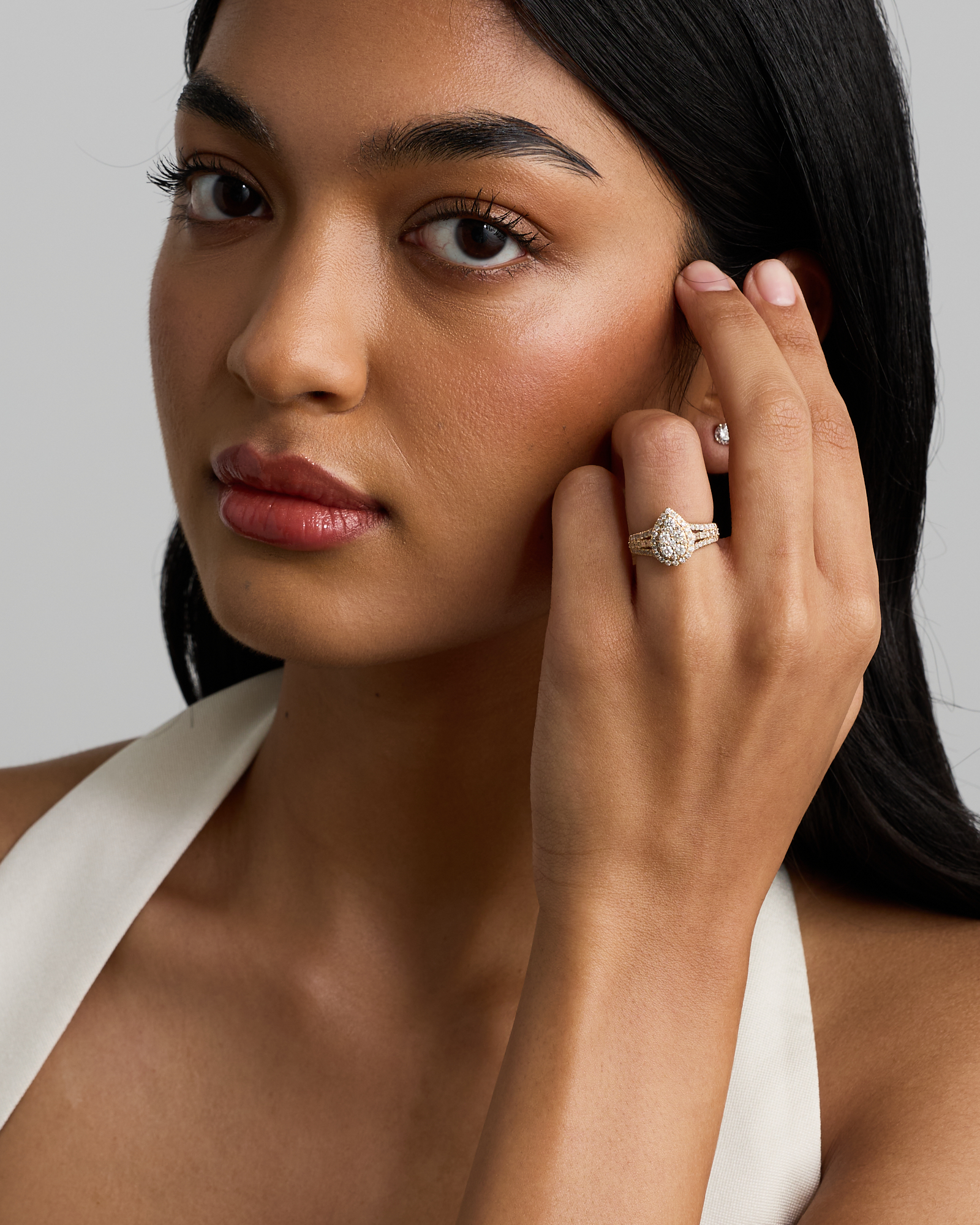 1.25 Carat TW Round Brilliant and Baguette Cluster Diamond Ring 14kt Yellow Gold