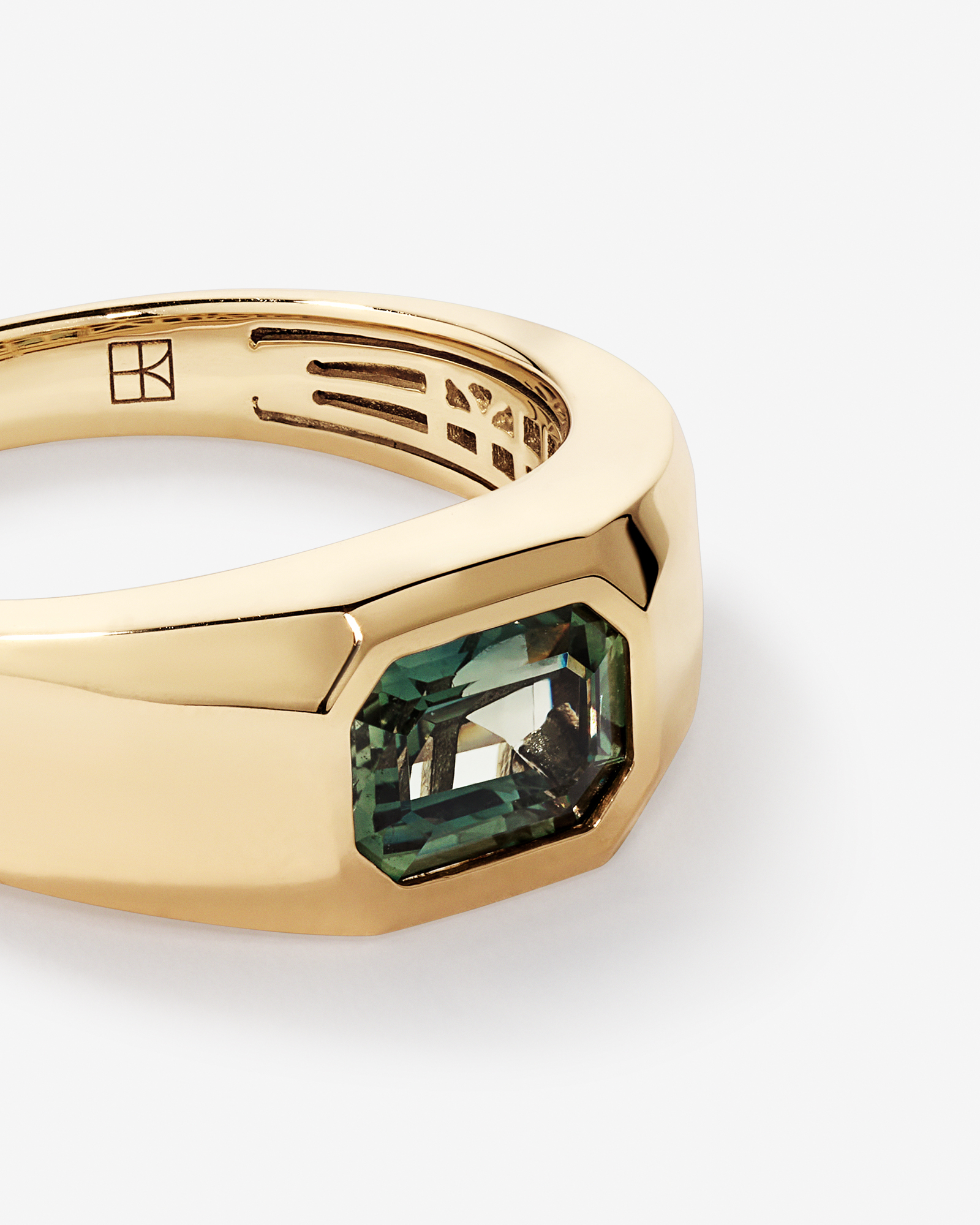 Bezel Set Green Sapphire Gemstone Solitaire Men's Ring in 10kt Yellow Gold