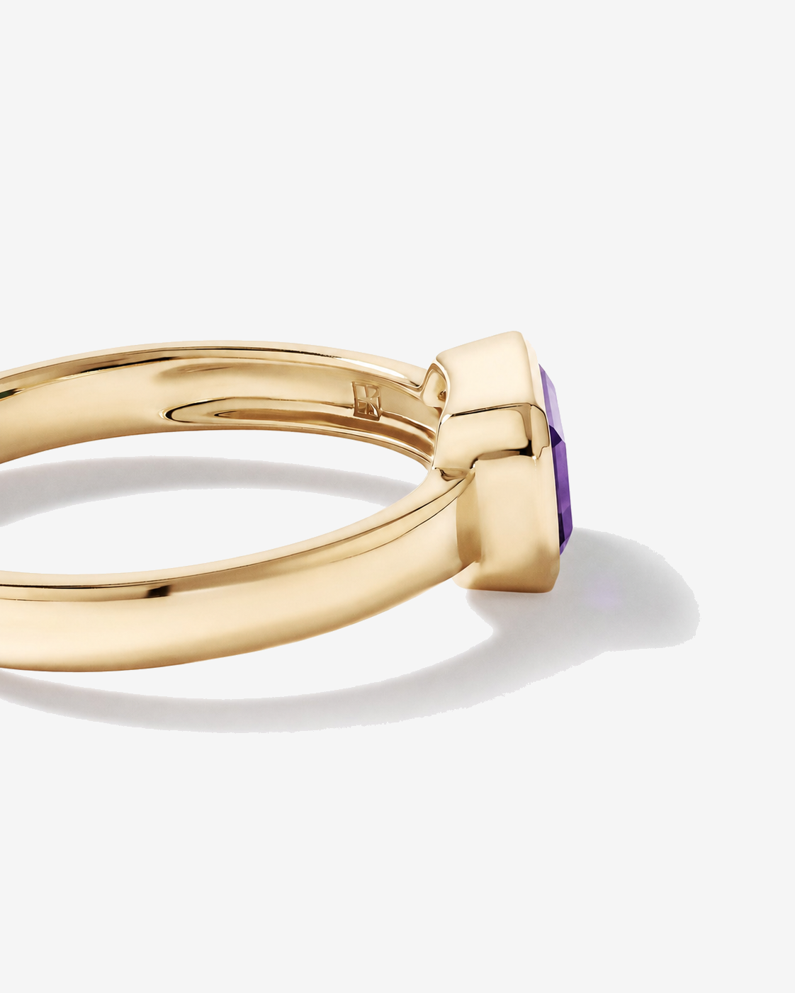 Amethyst Bezel Ring 10kt Yellow Gold