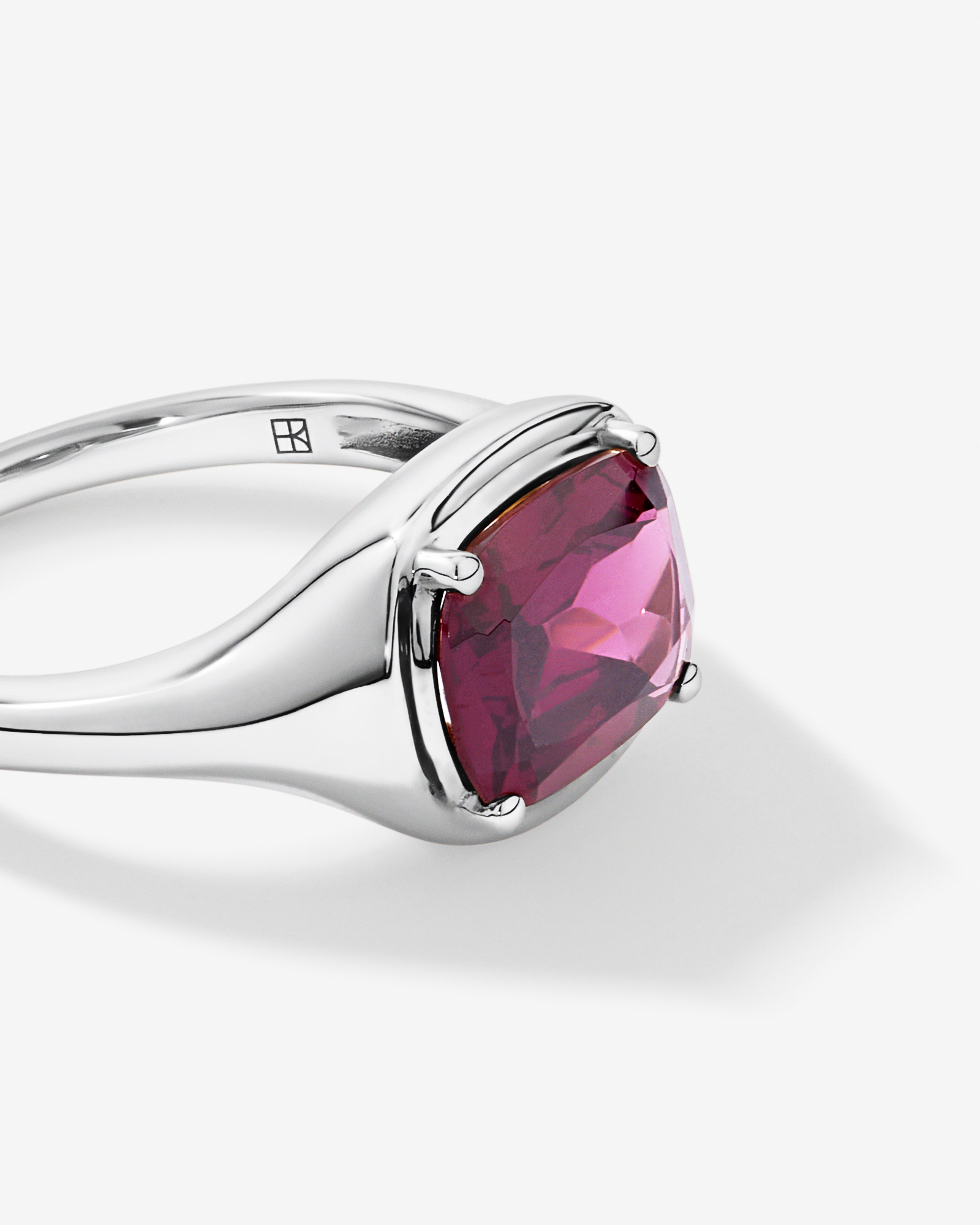 Elongated Cushion Cut Raspberry Rhodolite Garnet East-to-West Set Ring 10kt Gold