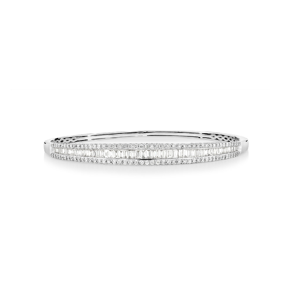 Bracelet jonc à charnière en or blanc 14 K avec diamants totalisant 2 ct