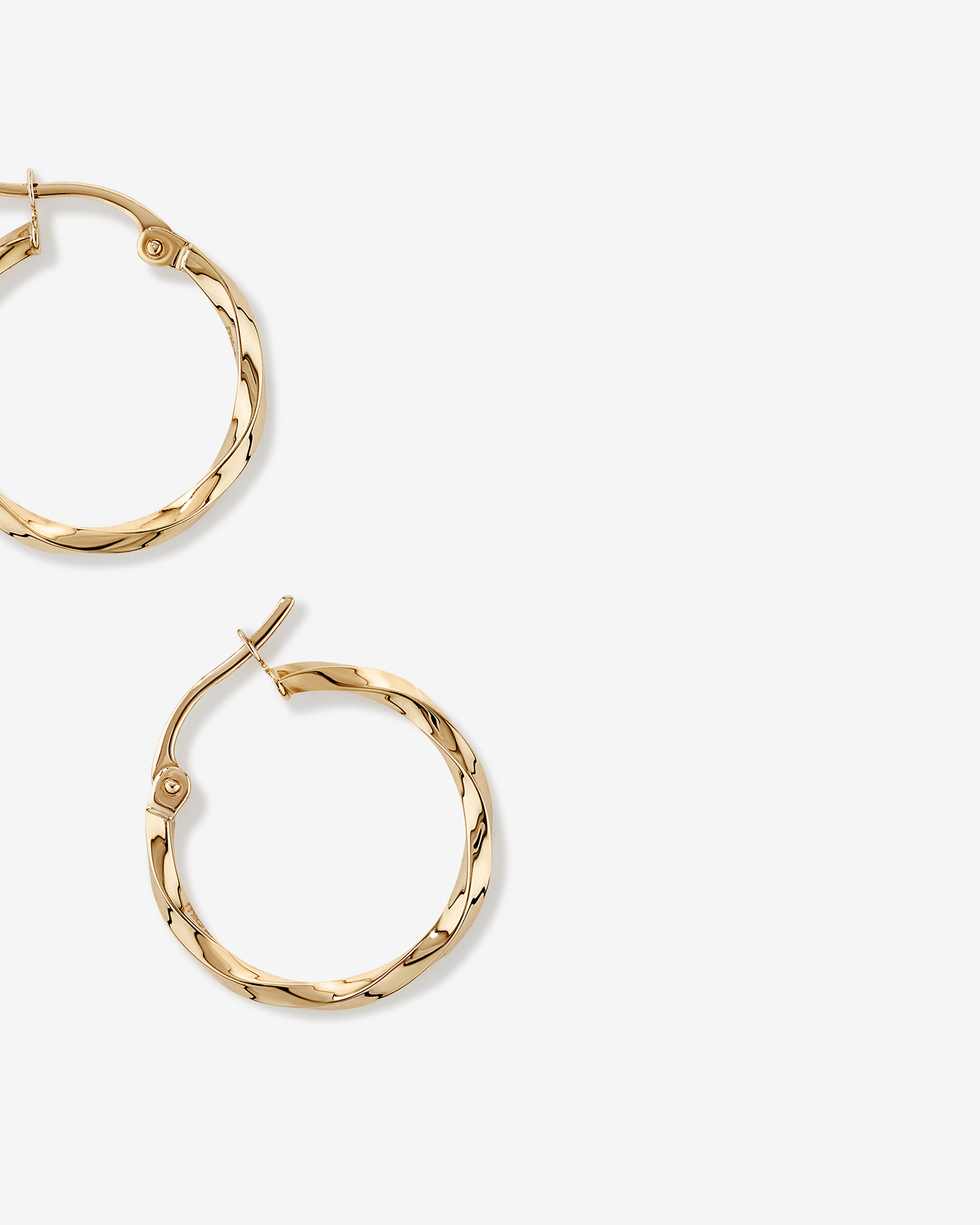15mm Square Twist Hoop Earrings in 10kt Yellow Gold