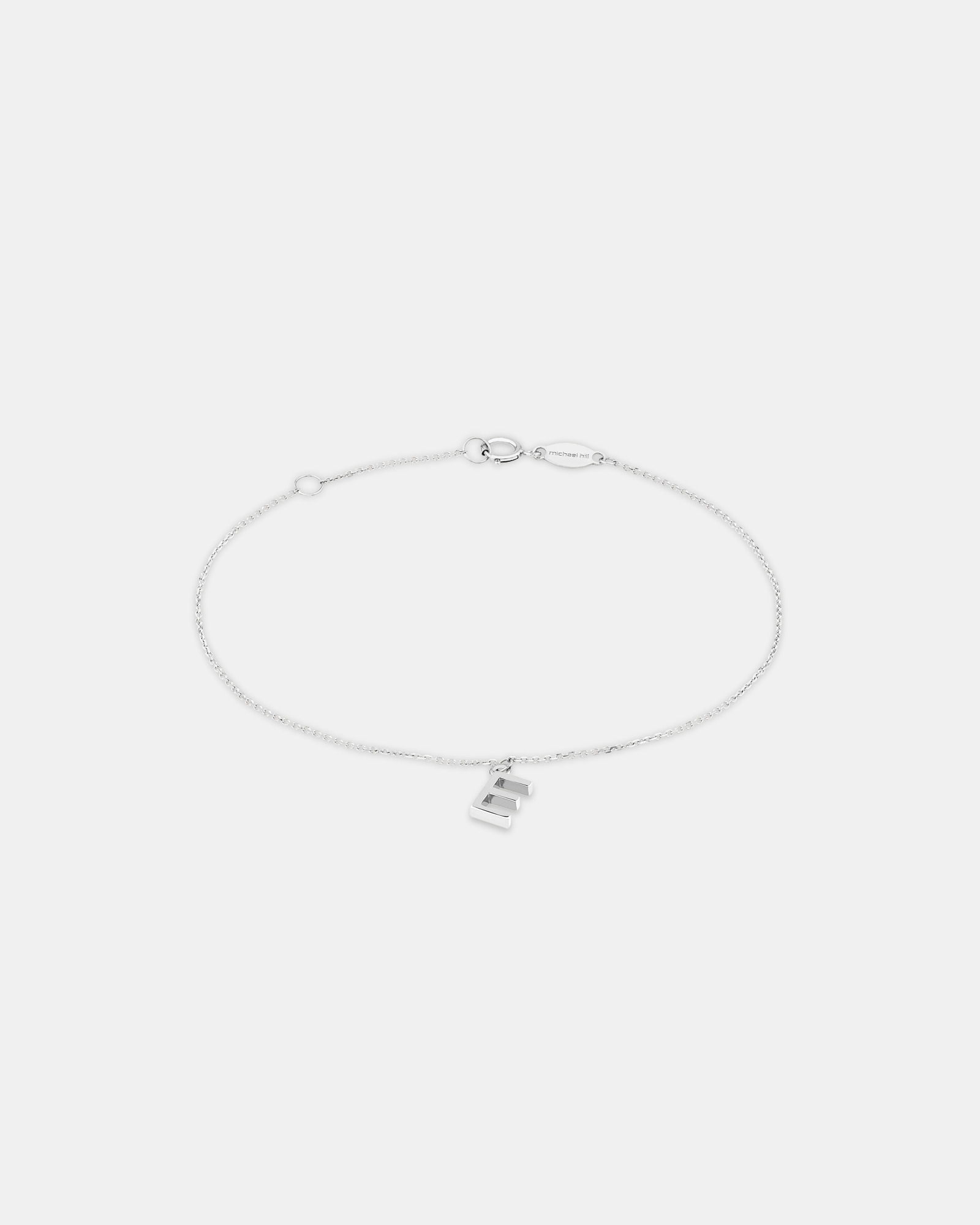 Bracelet à initiale « E » en argent