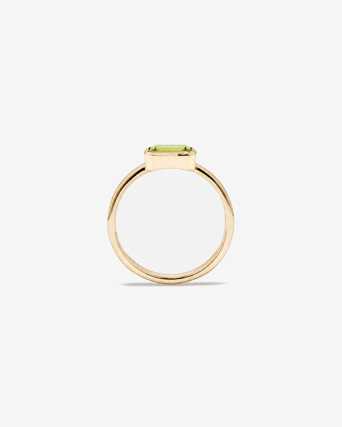 Bague Péridot sertie clos en or jaune 10 ct