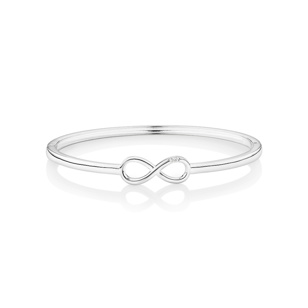 Jonc ovale en argent sterling avec accent de diamant à motif infini