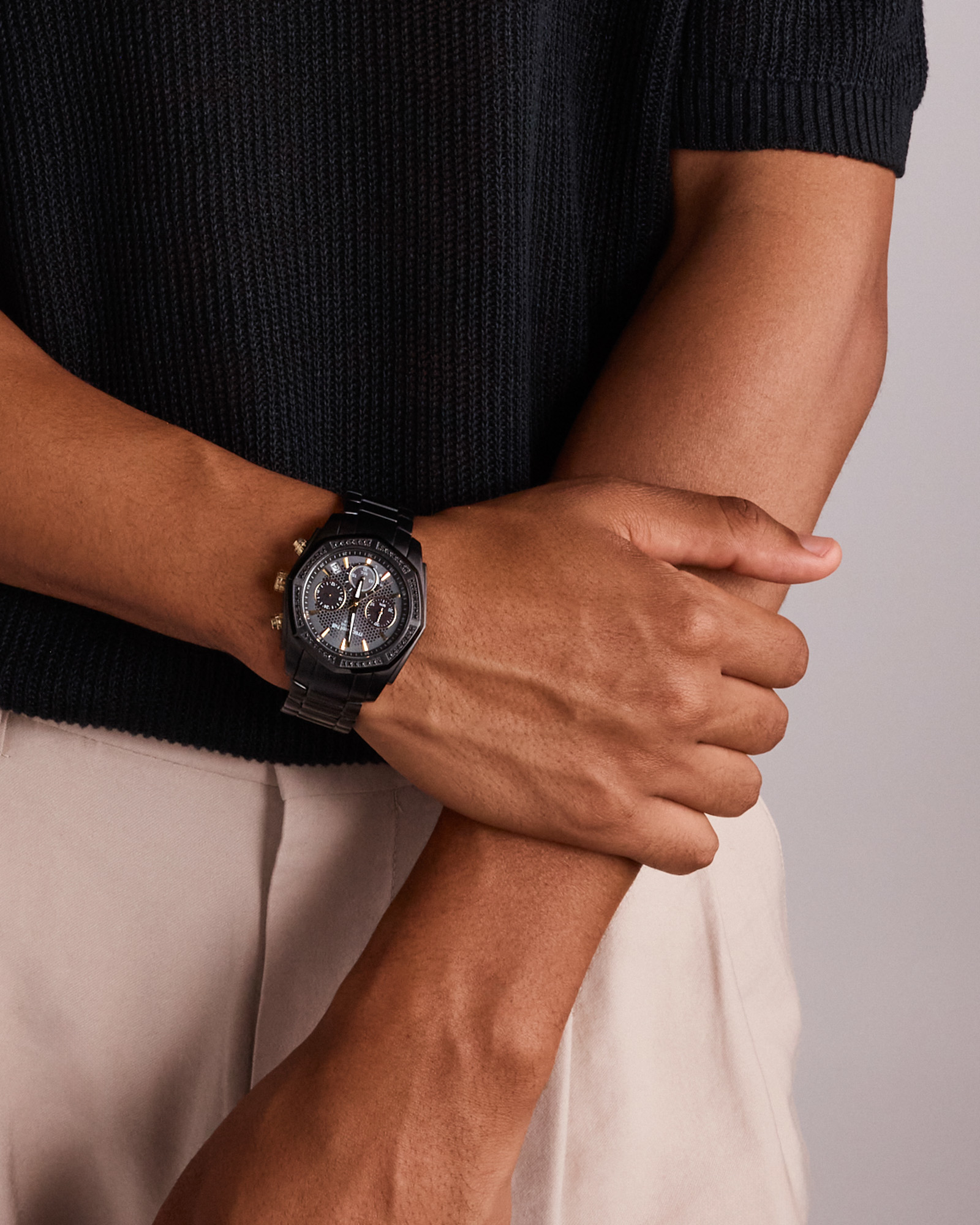 Montre chronographe solaire en acier inoxydable de tons doré et noir à diamants totalisant 0,5 ct pour homme