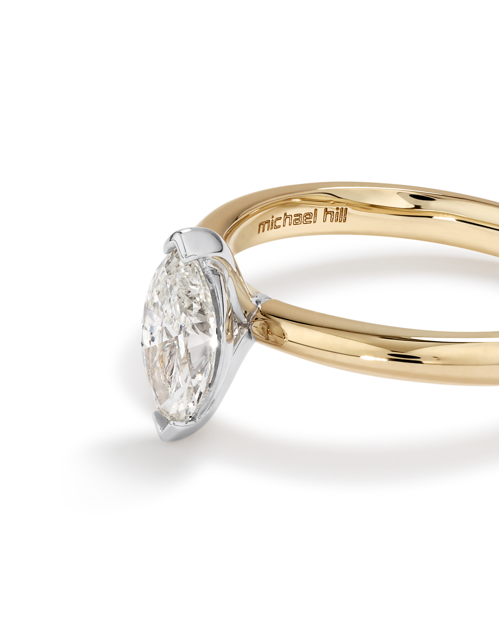 Bague de fiançailles solitaire diamant taille marquise certifiée TW de 0,70 carat en or jaune et blanc 18 carats