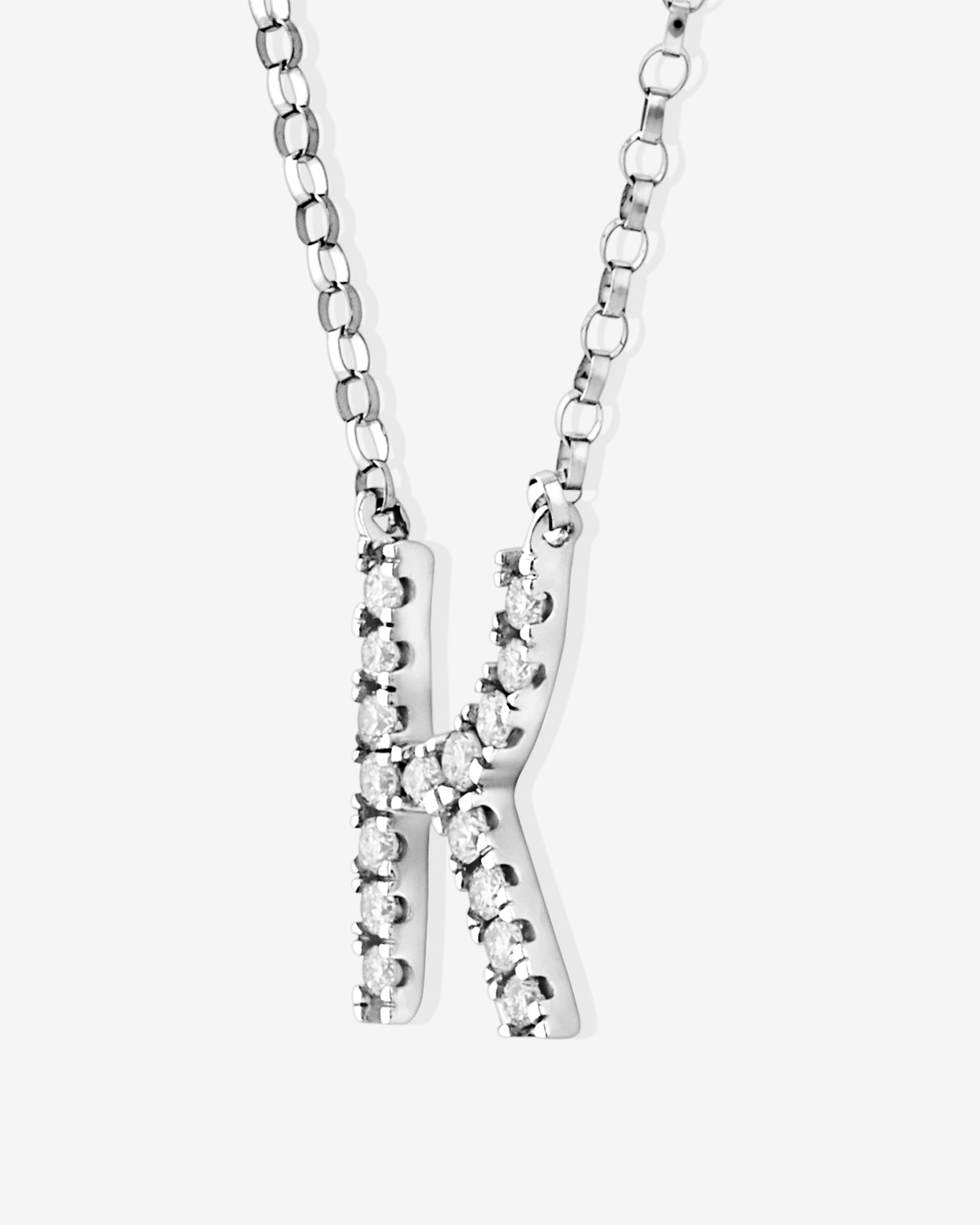 Collier à initiale « K » en or blanc 10 K avec diamants totalisant 0,10 ct