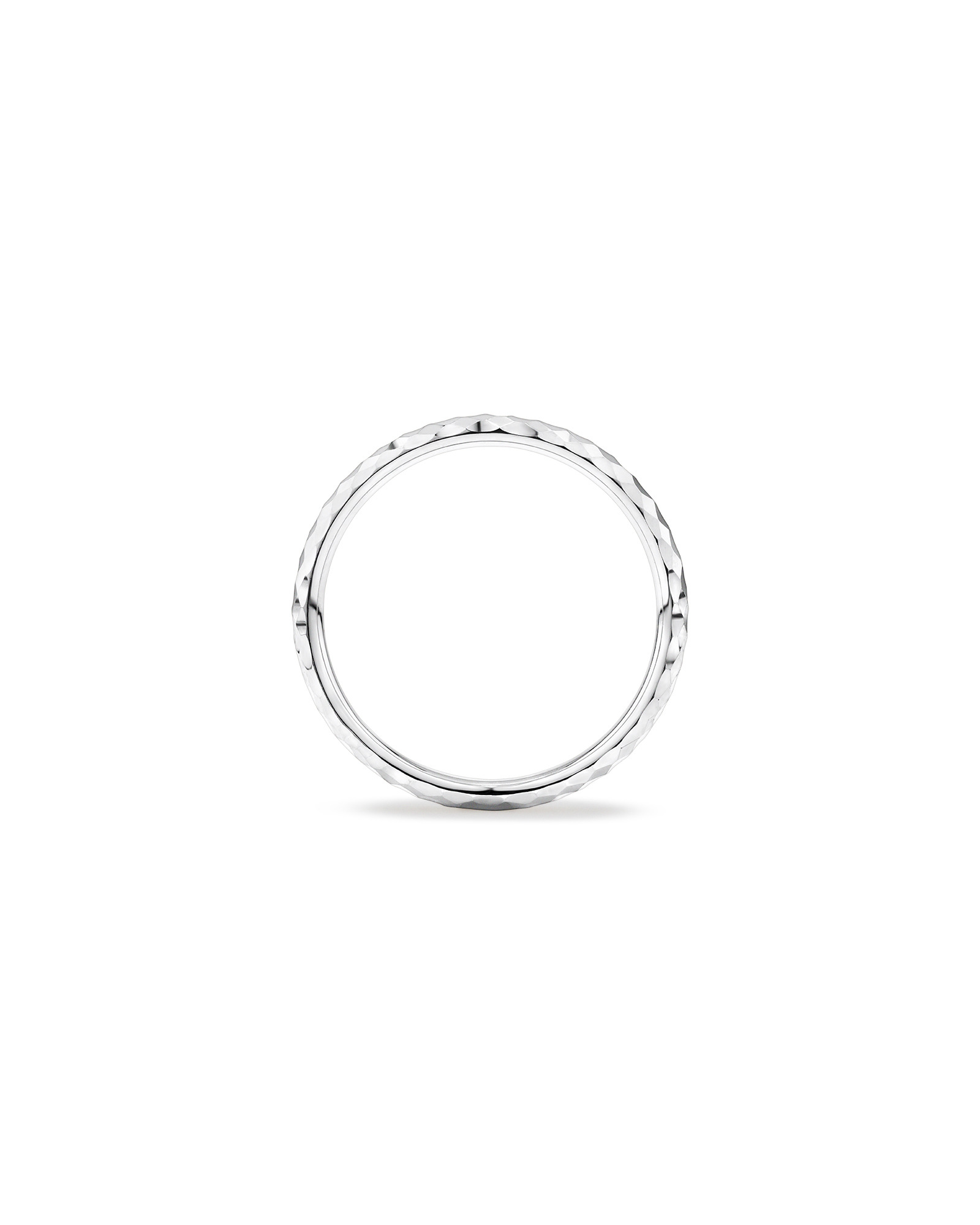 Bague à finition martelée en or blanc 10 kt