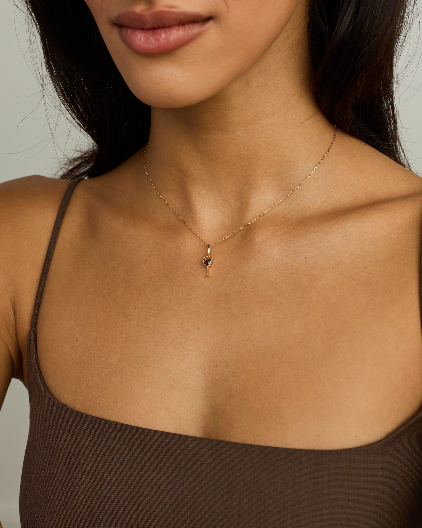 Pendentif cocktail Espresso Martini en quartz fumé en Vermeil or 18 carats