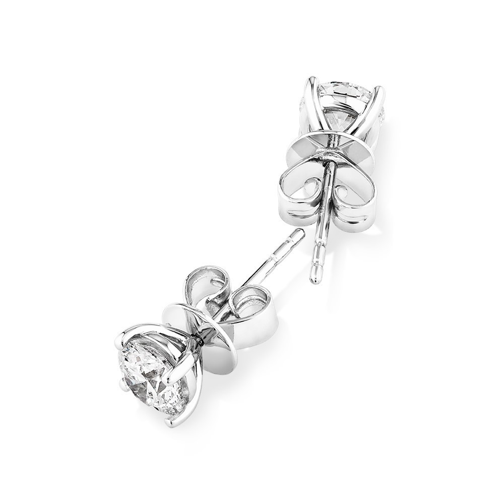 Boucles d'oreilles solitaire en or blanc 14 carats, serties d'un diamant de laboratoire de 1,00 carat (poids total)