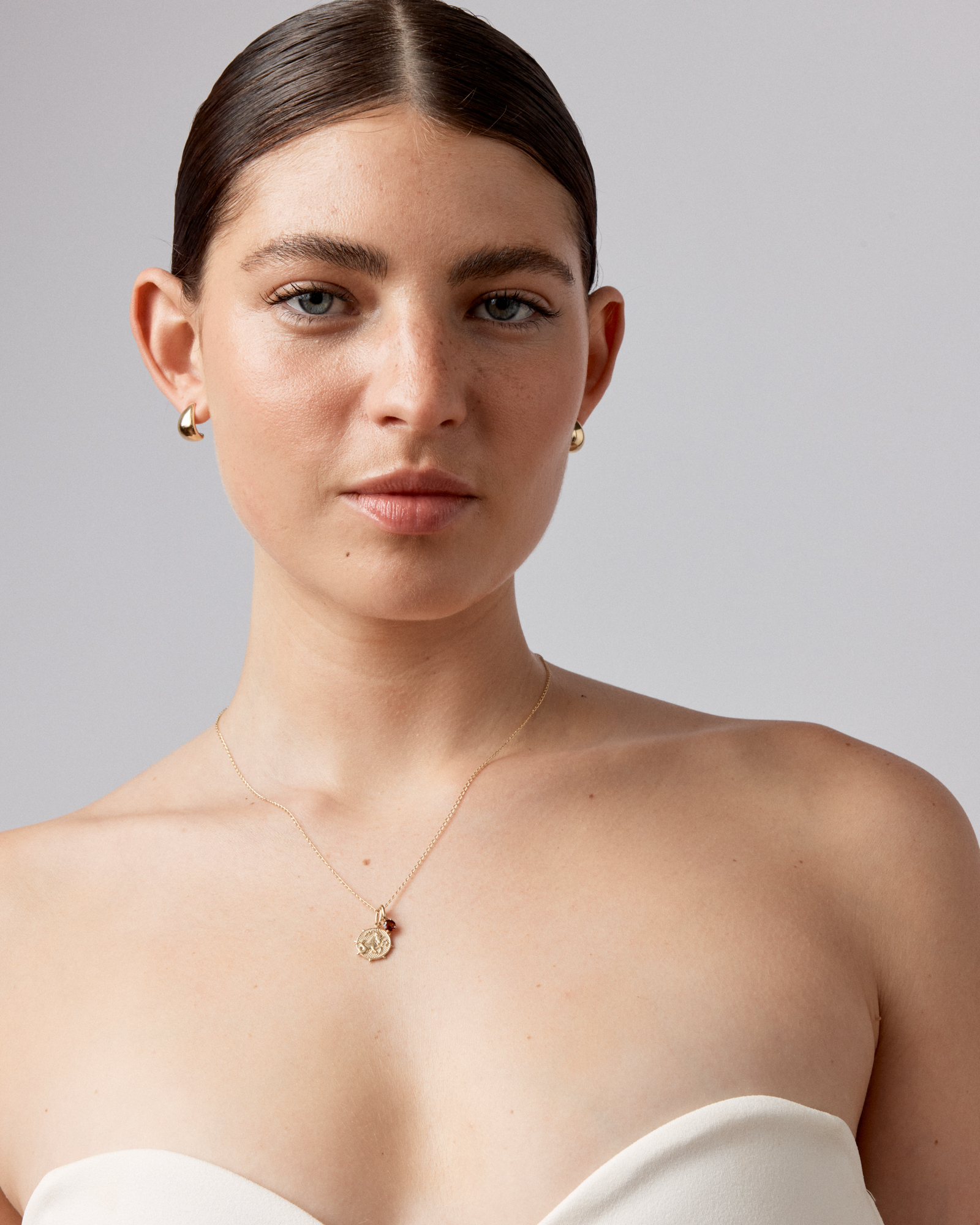 Pendentif en Or Jaune 10kt avec Grenat Rouge Ronde