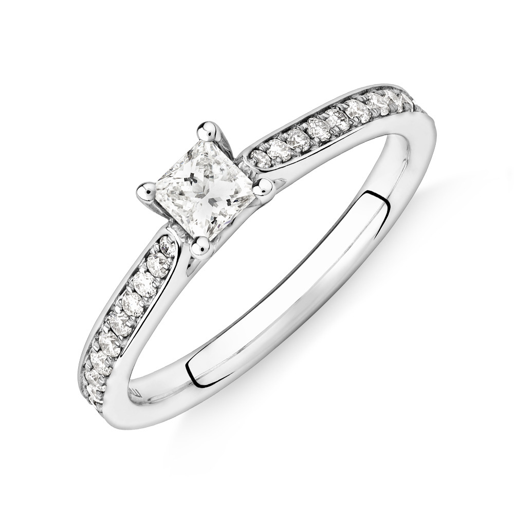Bague de fiançailles à solitaire en or blanc 14 K avec diamants totalisant 0,50 ct