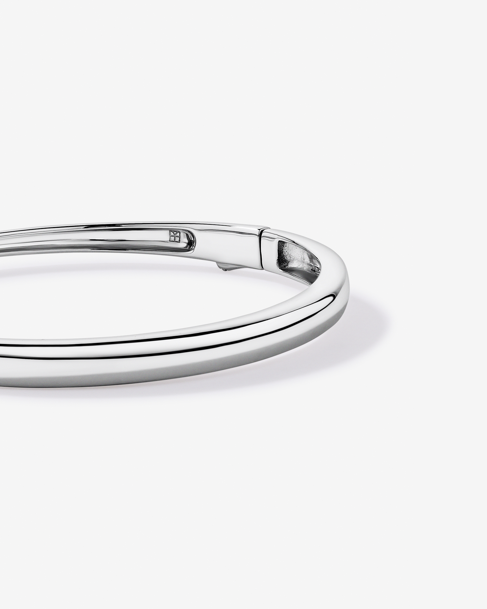 Polished Hinged Bangle in Sterling Silver - Medium